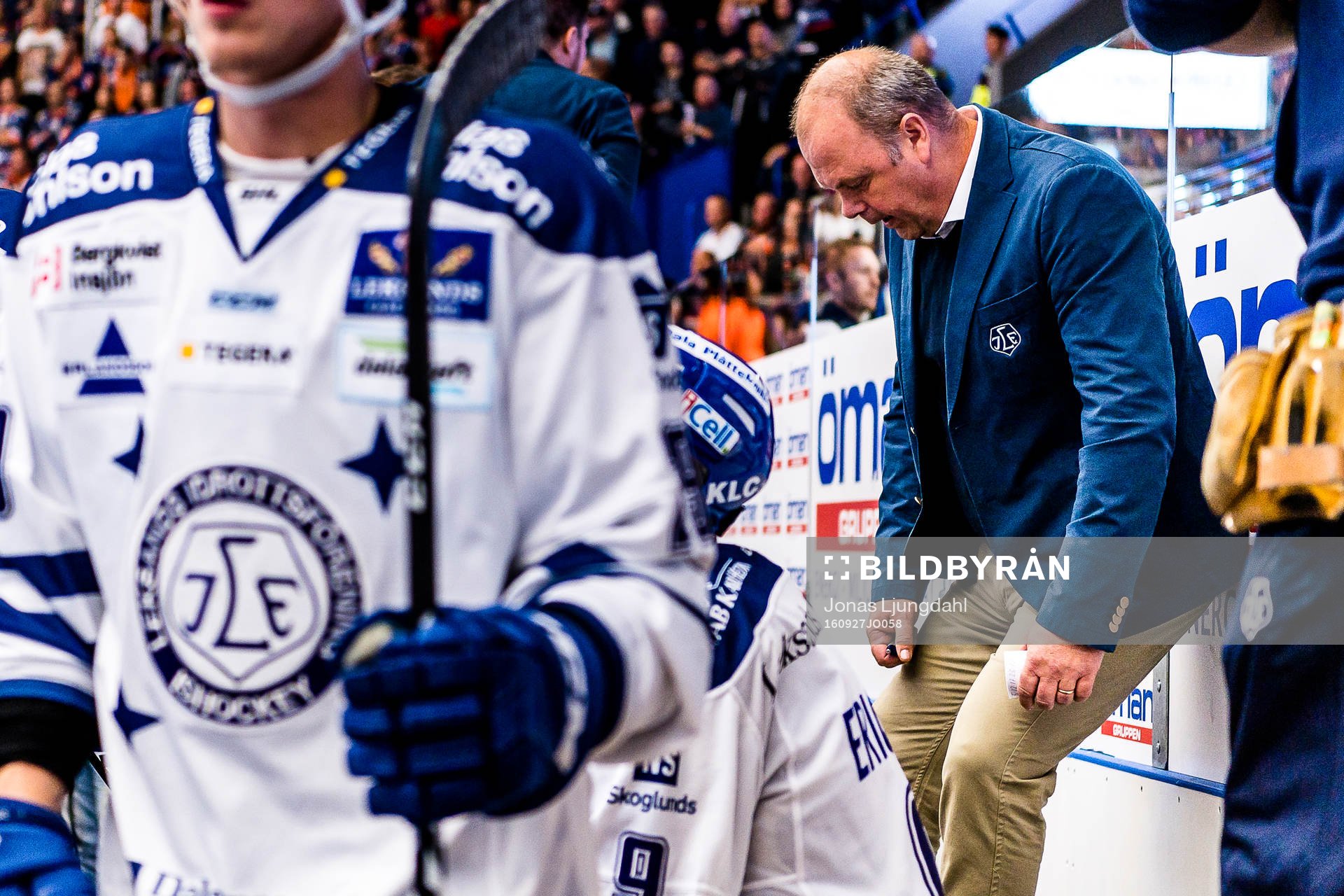 Leksands tränare Per-Erik Johnsson deppar