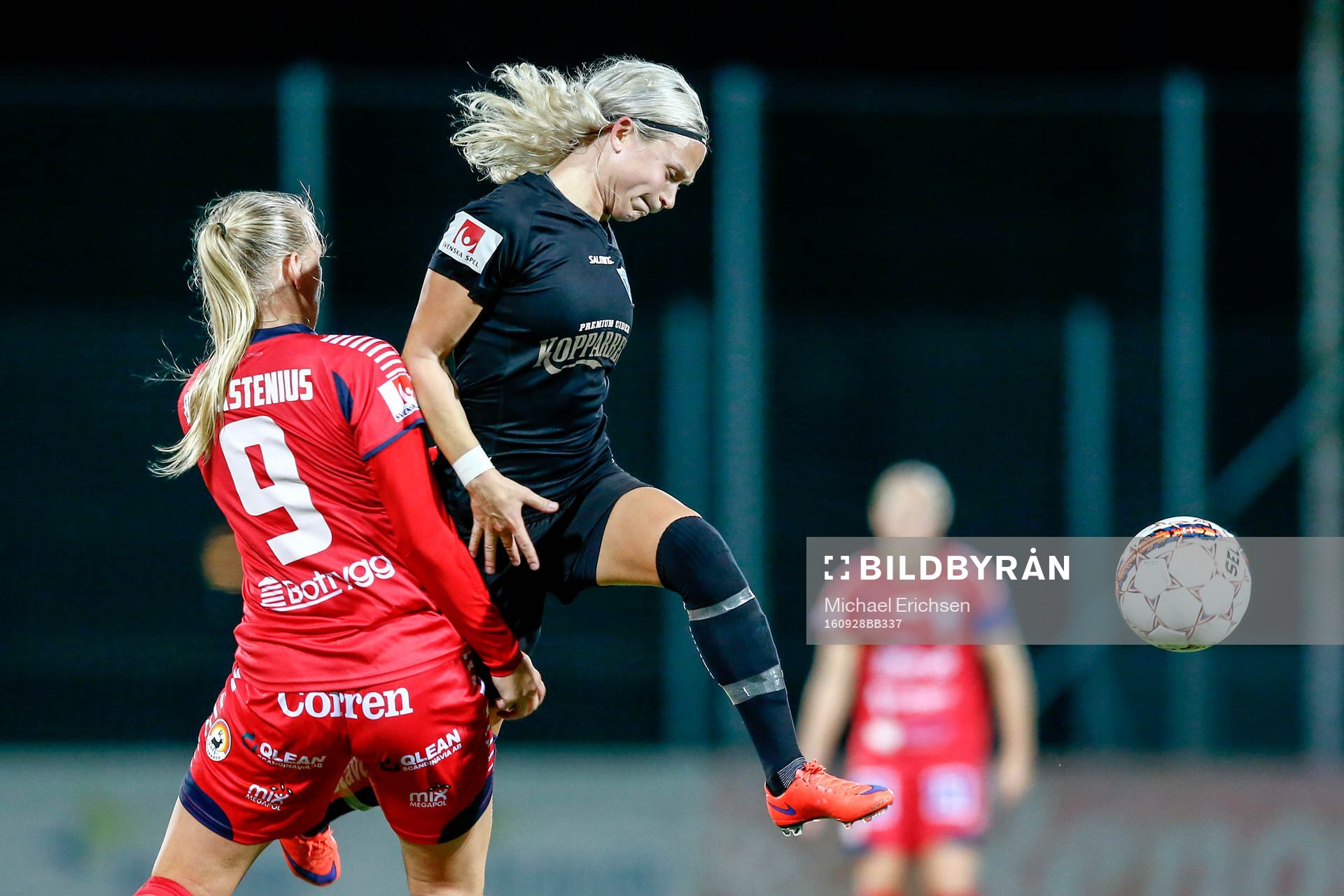 Linköpings Stina Blackstenius och Göteborgs Filippa