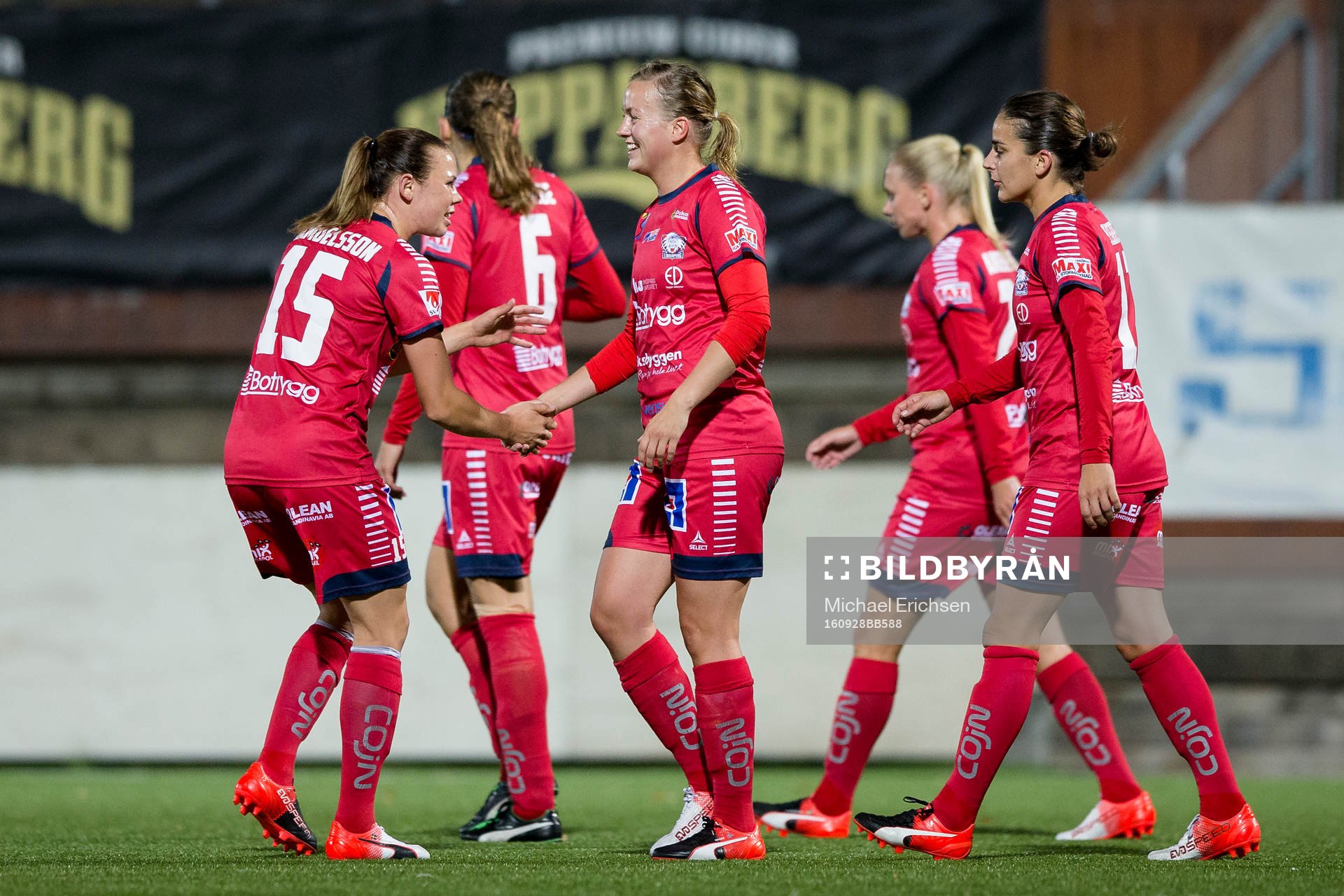 Linköpings Jessica Samuelsson och Kristine Minde jublar