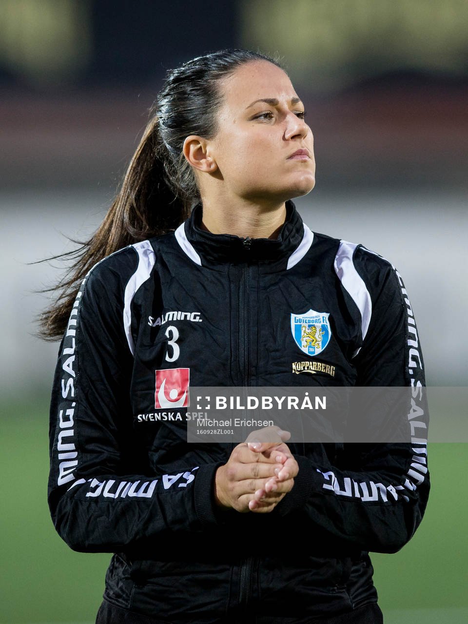 Göteborgs Beata Kollmats innan fotbollsmatchen i