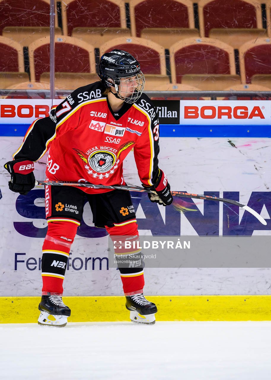 Luleås Isac Lundeström på uppvärmningen