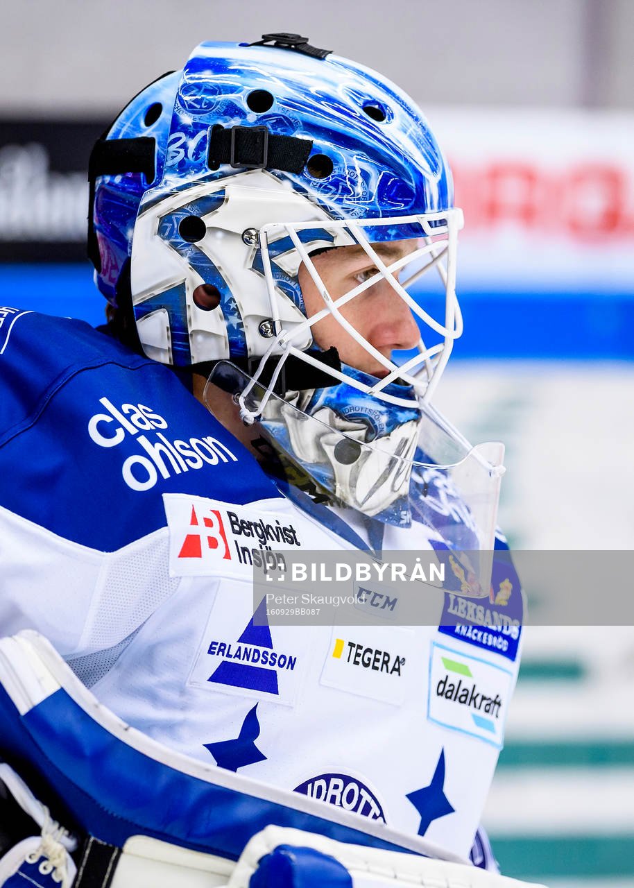 Leksands målvakt Henrik Haukeland på uppvärmningen