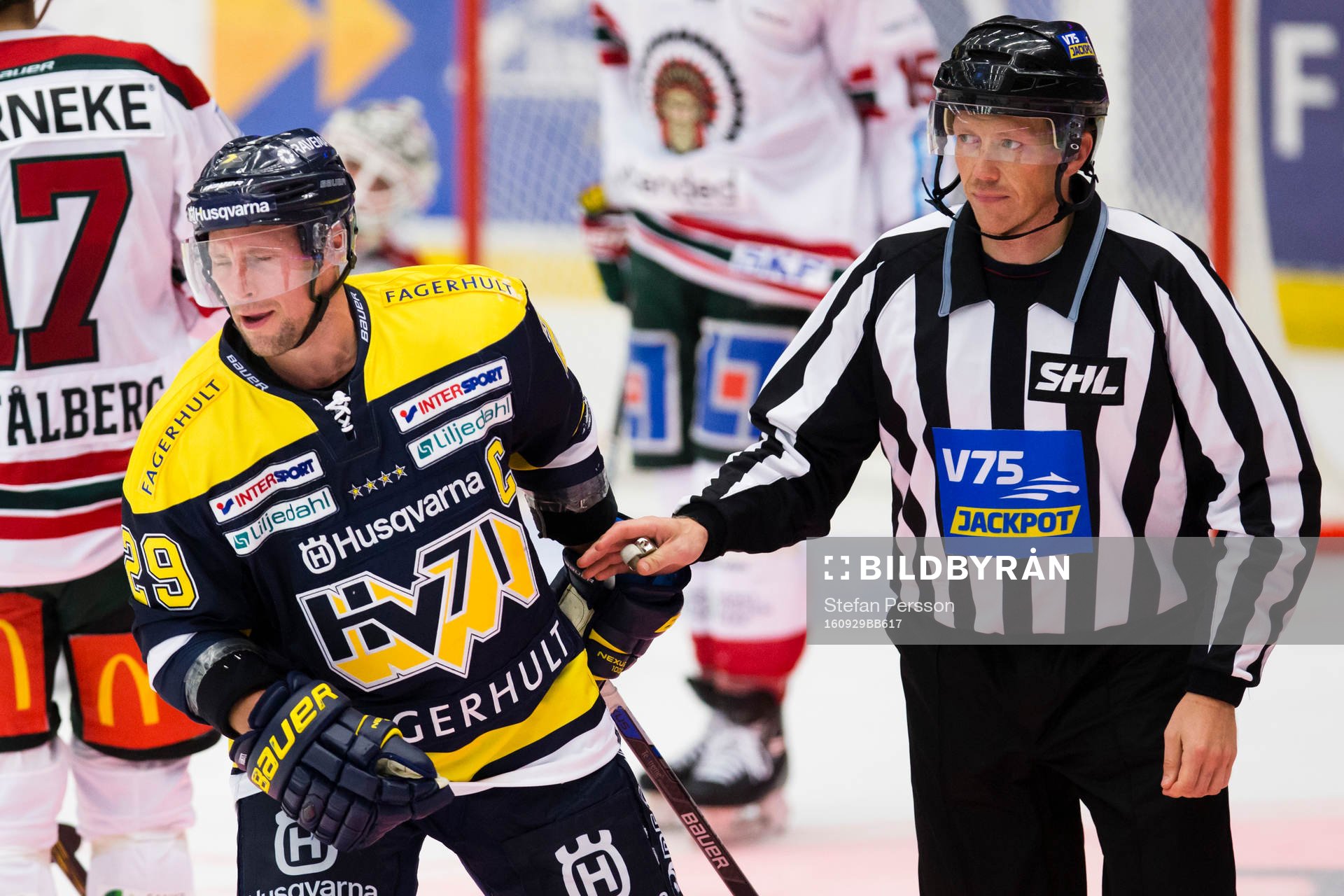 s Chris Abbott missnöjd med utvisning