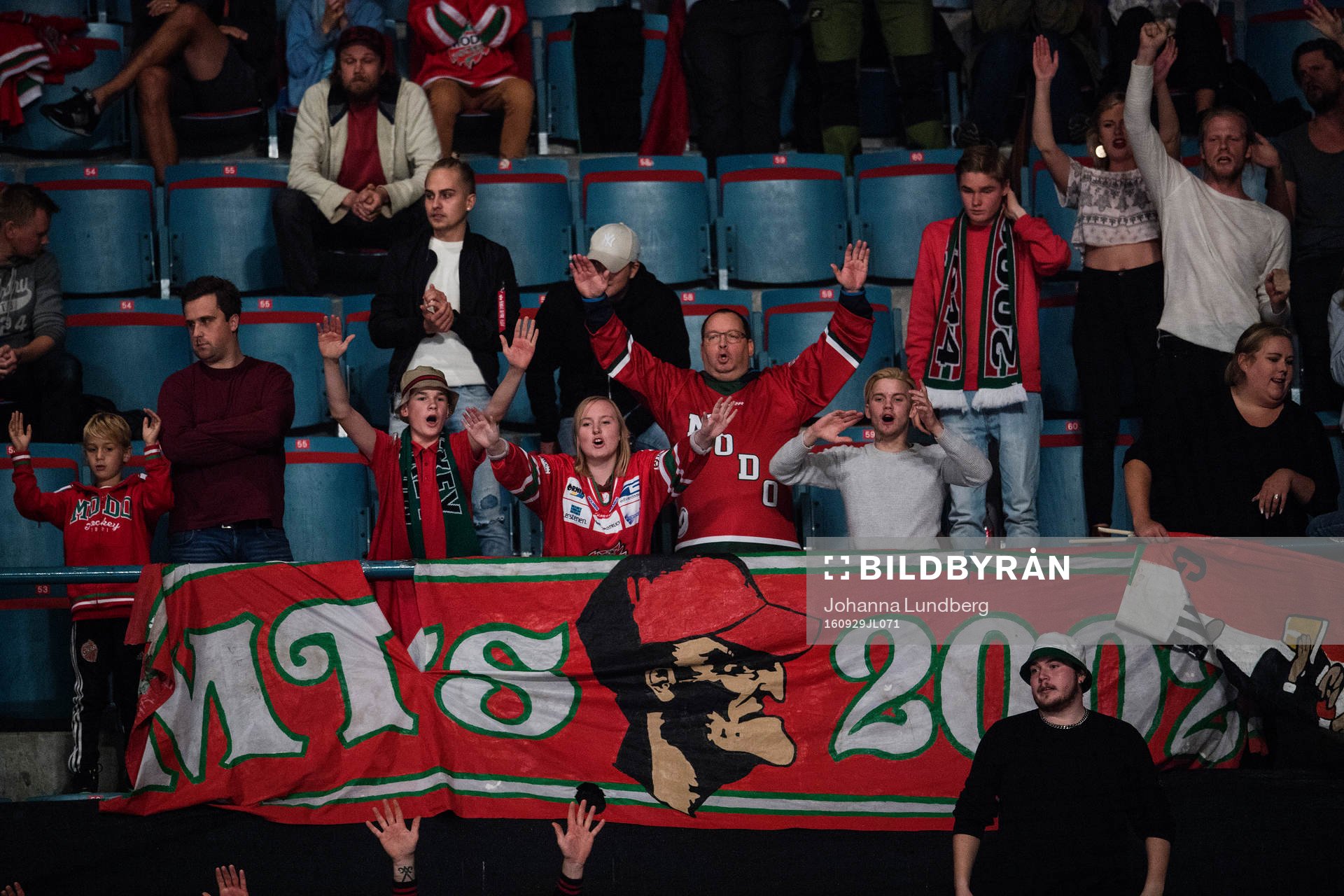 Modos supportrar jublar