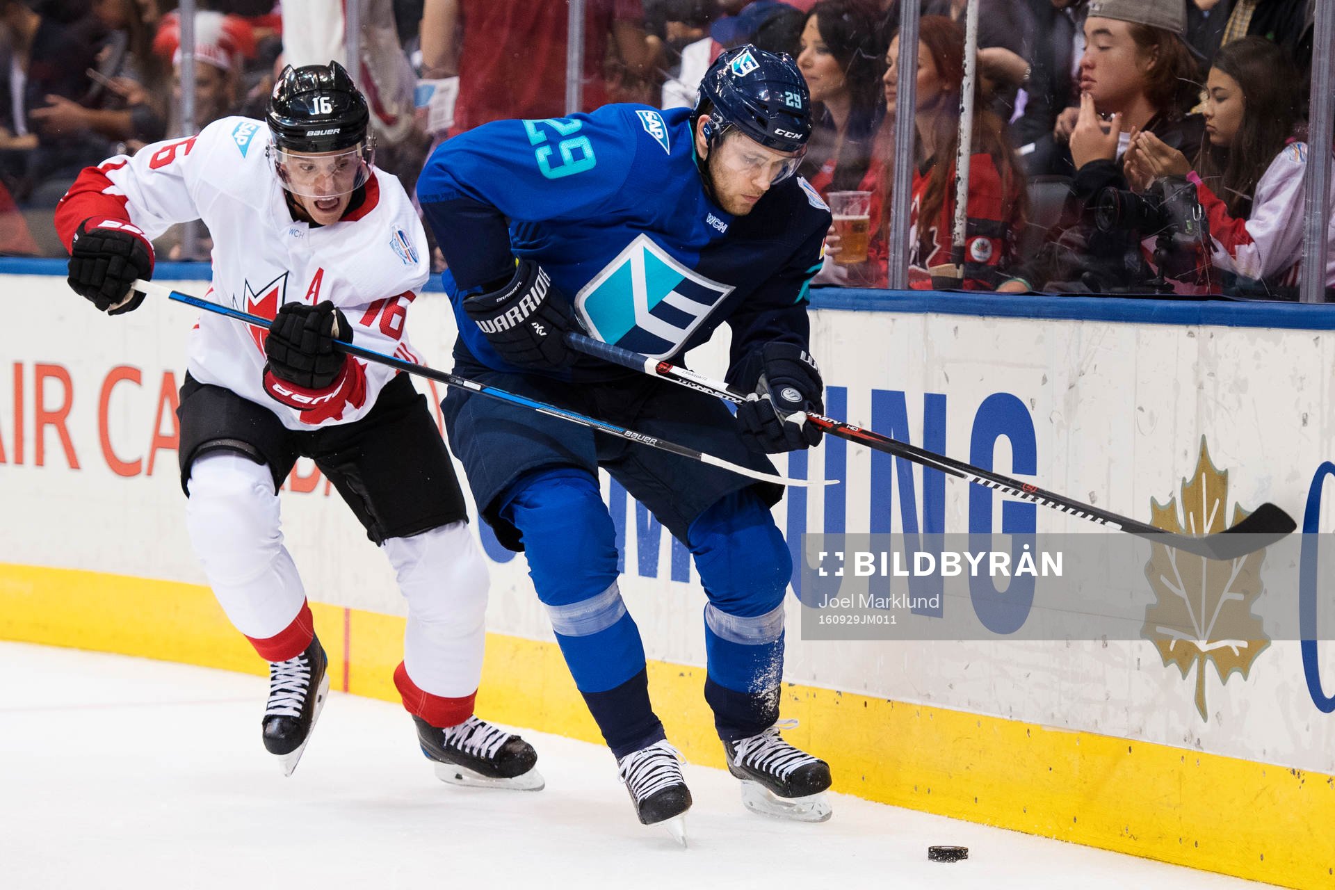 Kanadas Jonathan Toews och Europas Leon Draisaitl