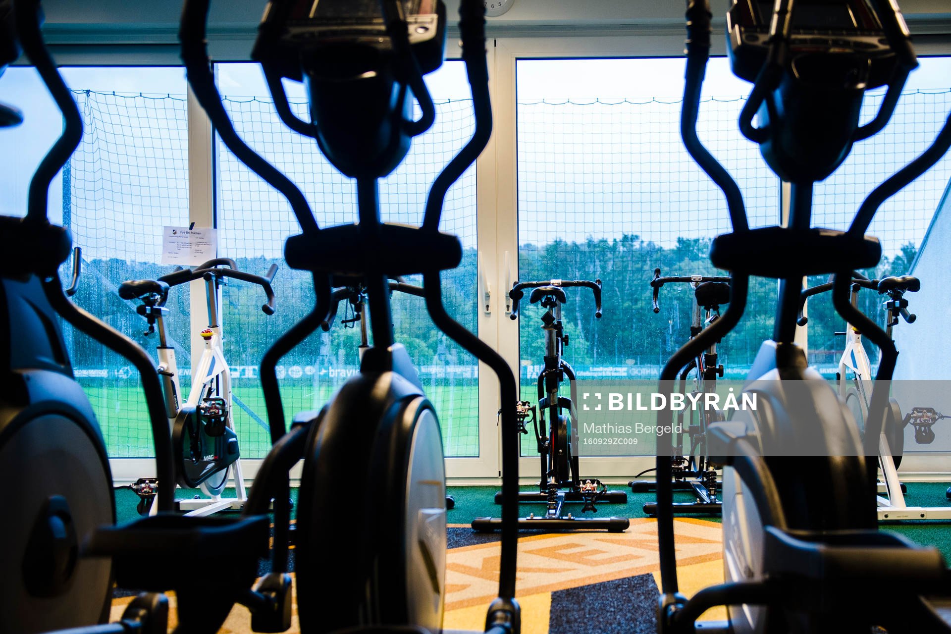 Ett rum med motionscyklar på Gothia Park Academy