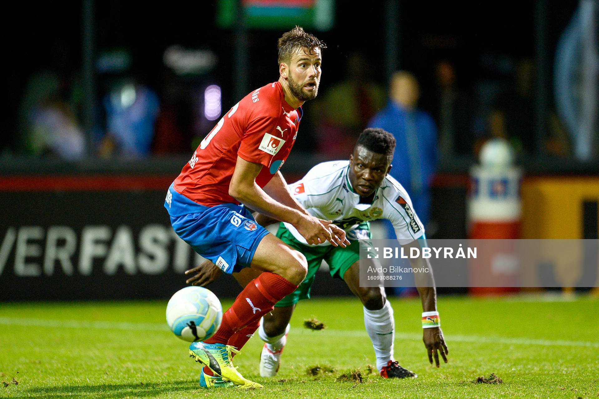 Helsingborgs Mikael Dahlberg och Hammarbys Joseph Aidoo