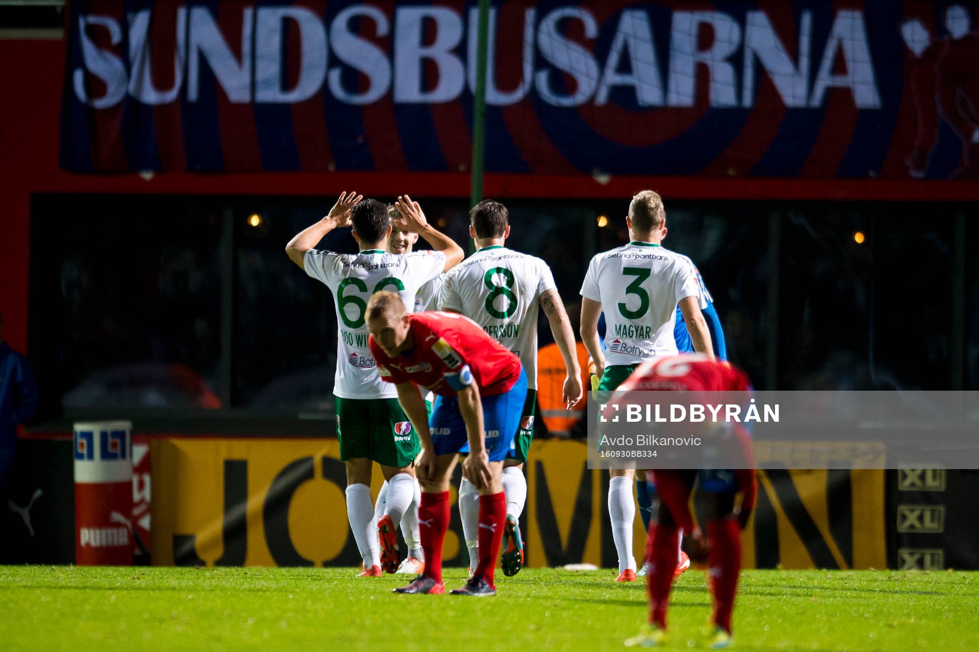 Hammarbys spelare jublar och Helsingborgs deppar i