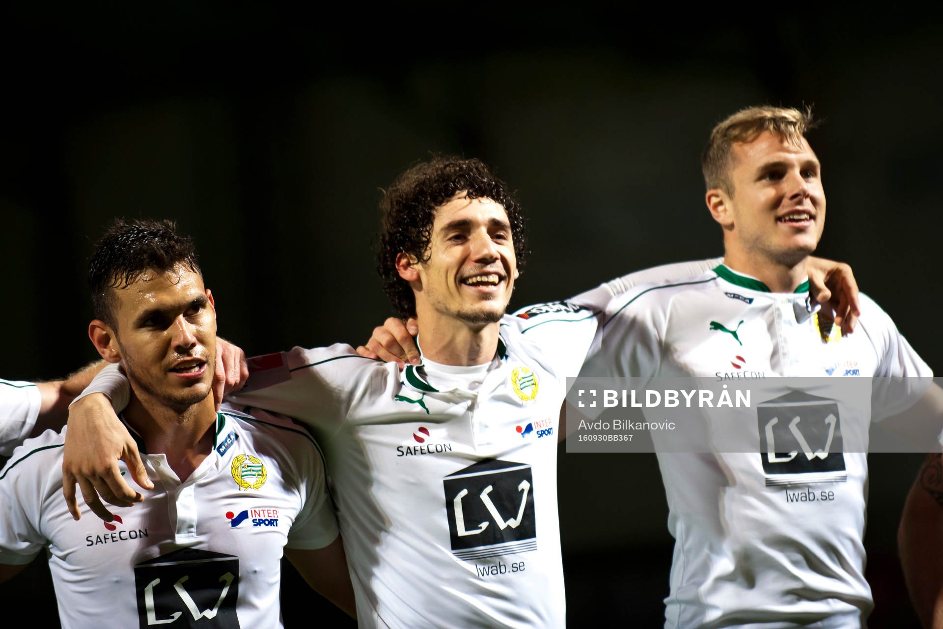 Hammarbys Alex, Romulo Cabral Pereira Pinto och Richard Magyar jublar efter slutsignalen under fotbollsmatchen i Allsvenskan mellan Helsingborg och Hammarby den 30 september 2016 i Helsingborg.