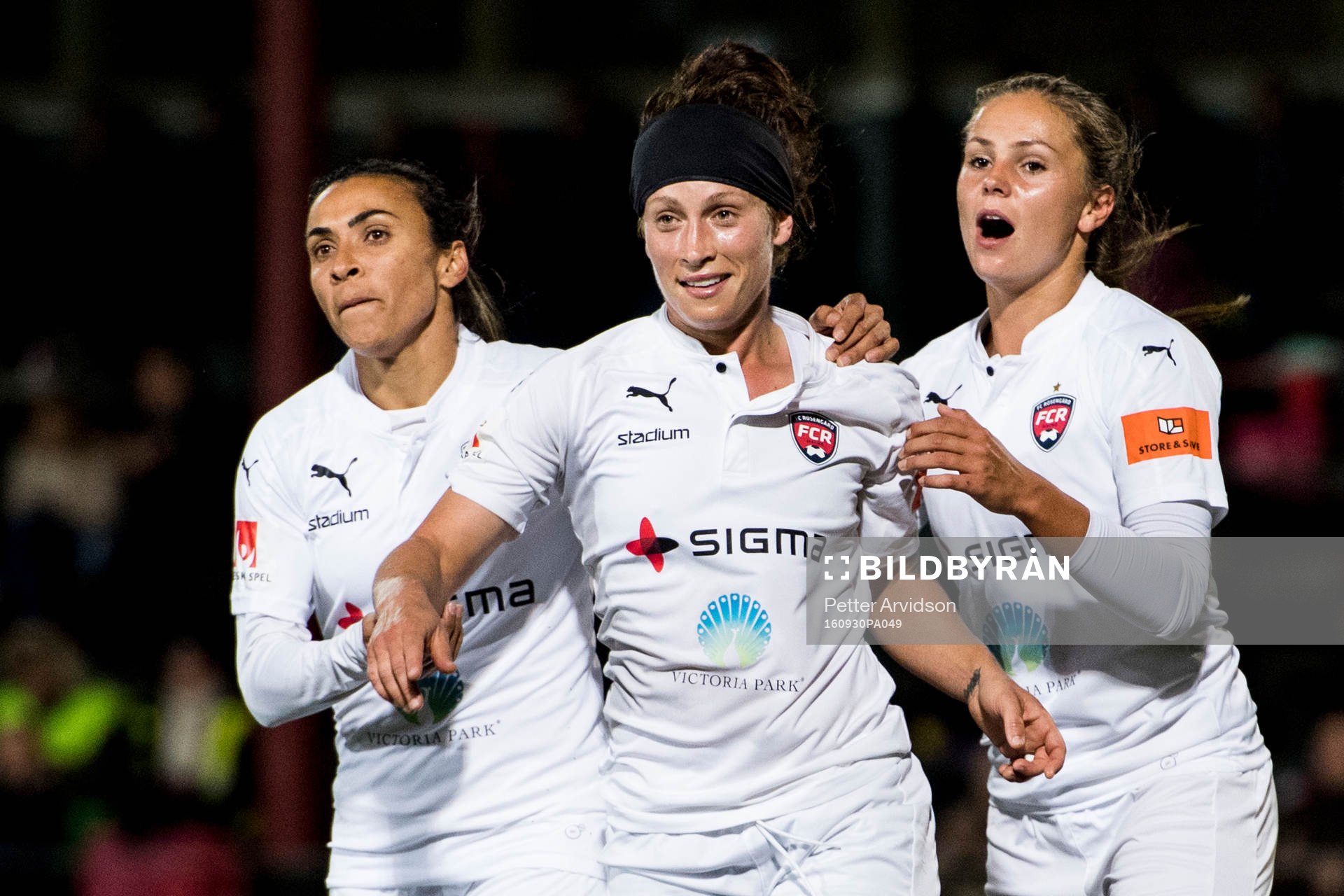 Rosengårds Marta Viera Da Silva, Ella Masar och Lieke Martens jublar efter 4-1 under fotbollsmatchen i Damallsvenskan mellan FC Rosengård och Umeå den 30 september 2016 i Malmö.