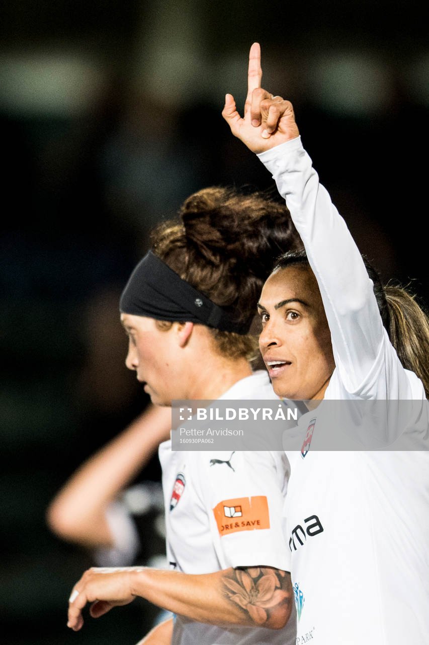 Rosengårds Marta Viera Da Silva jublar efter 3-1 målet under fotbollsmatchen i Damallsvenskan mellan FC Rosengård och Umeå den 30 september 2016 i Malmö.