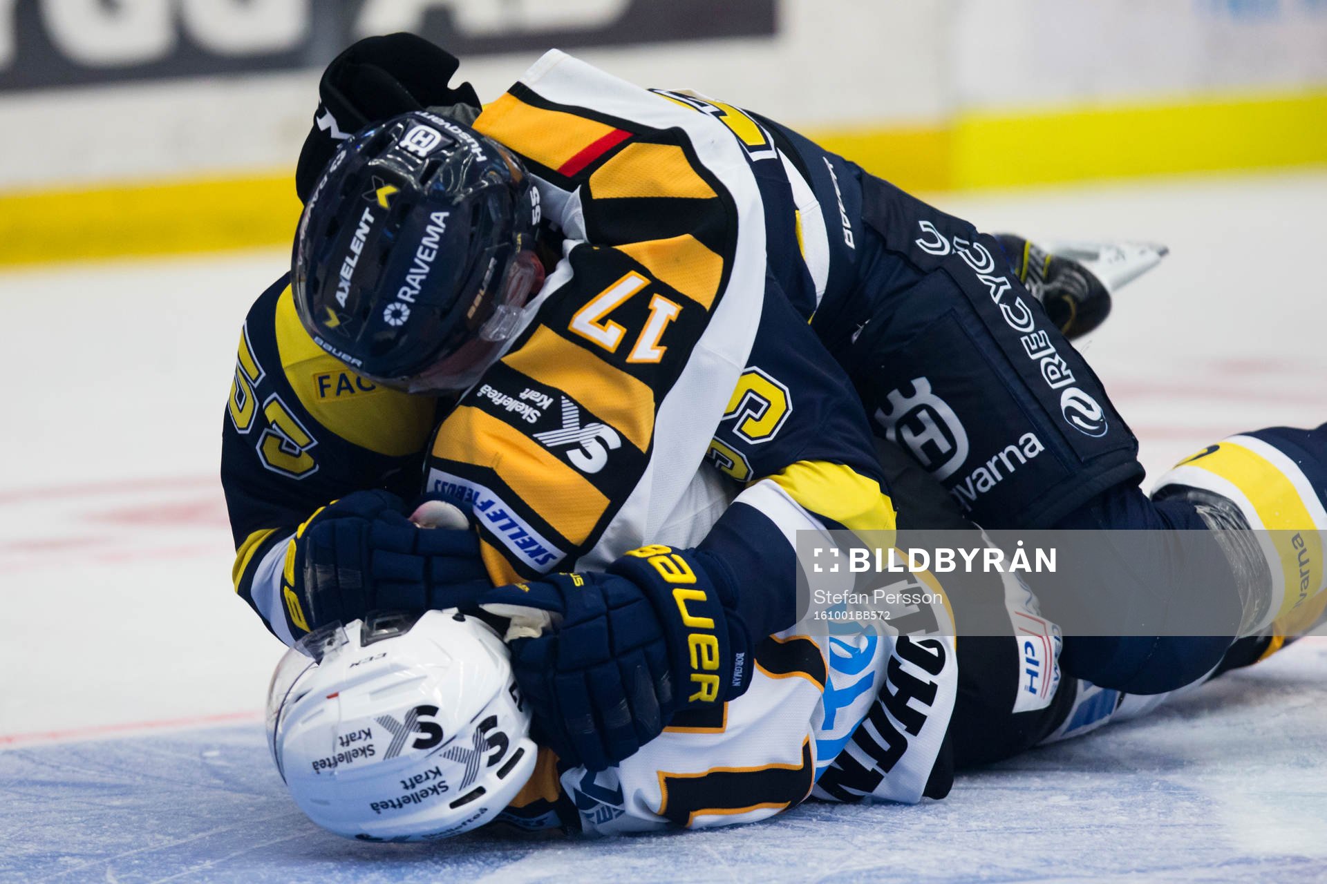 s Andreas Borgman  brottar ner Skellefteås Pär Lindholm