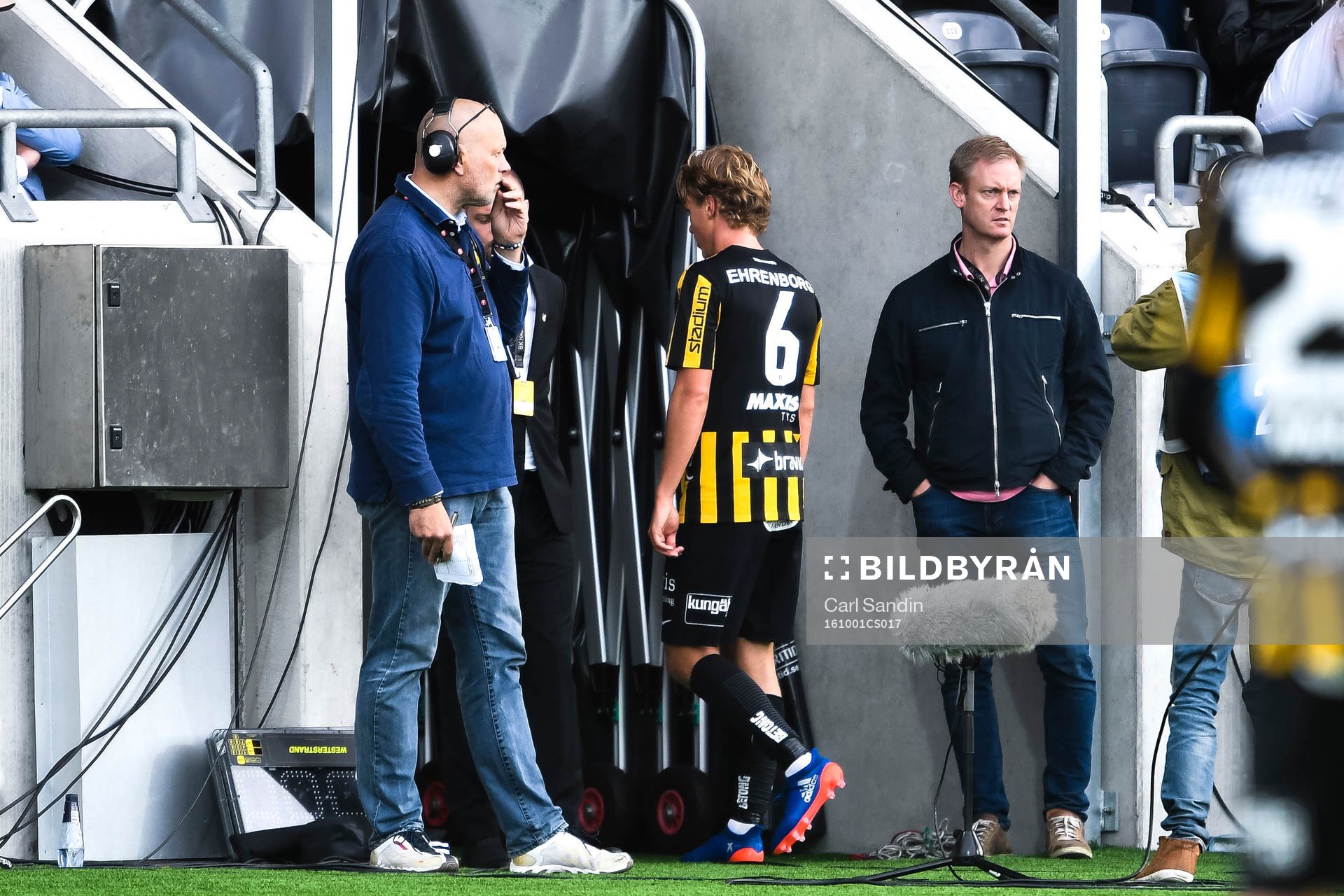 Häckens Rasmus Schuller lämnar planen