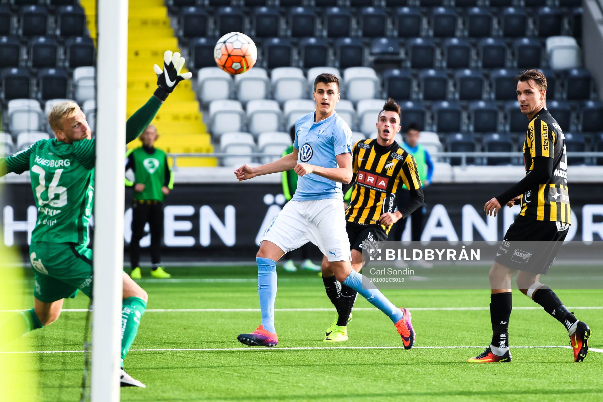 Malmö FFs Alexander Jeremejeff för 2-3 bakom Häckens