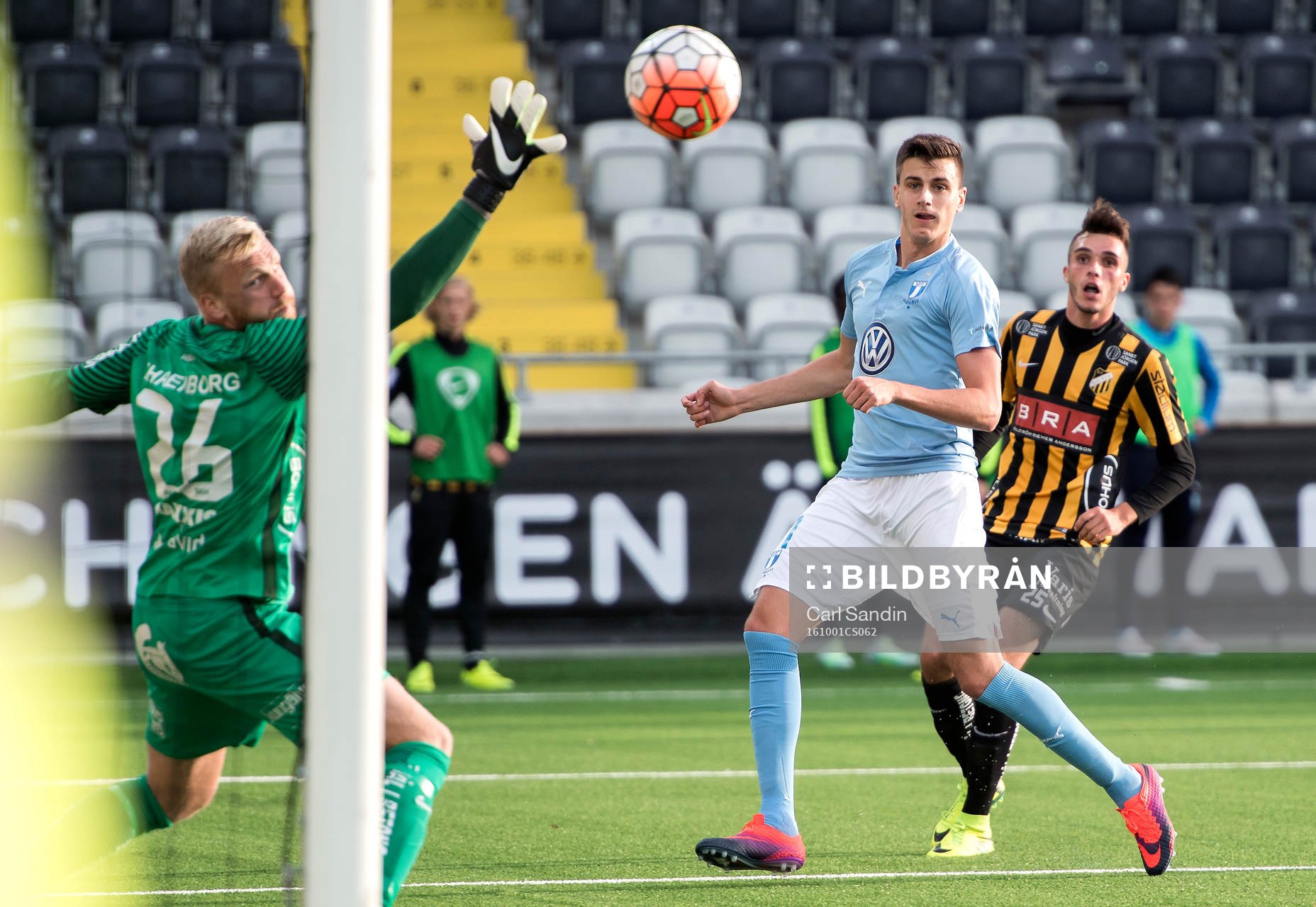 Malmö FFs Alexander Jeremejeff gör 2-3 bakom Häckens