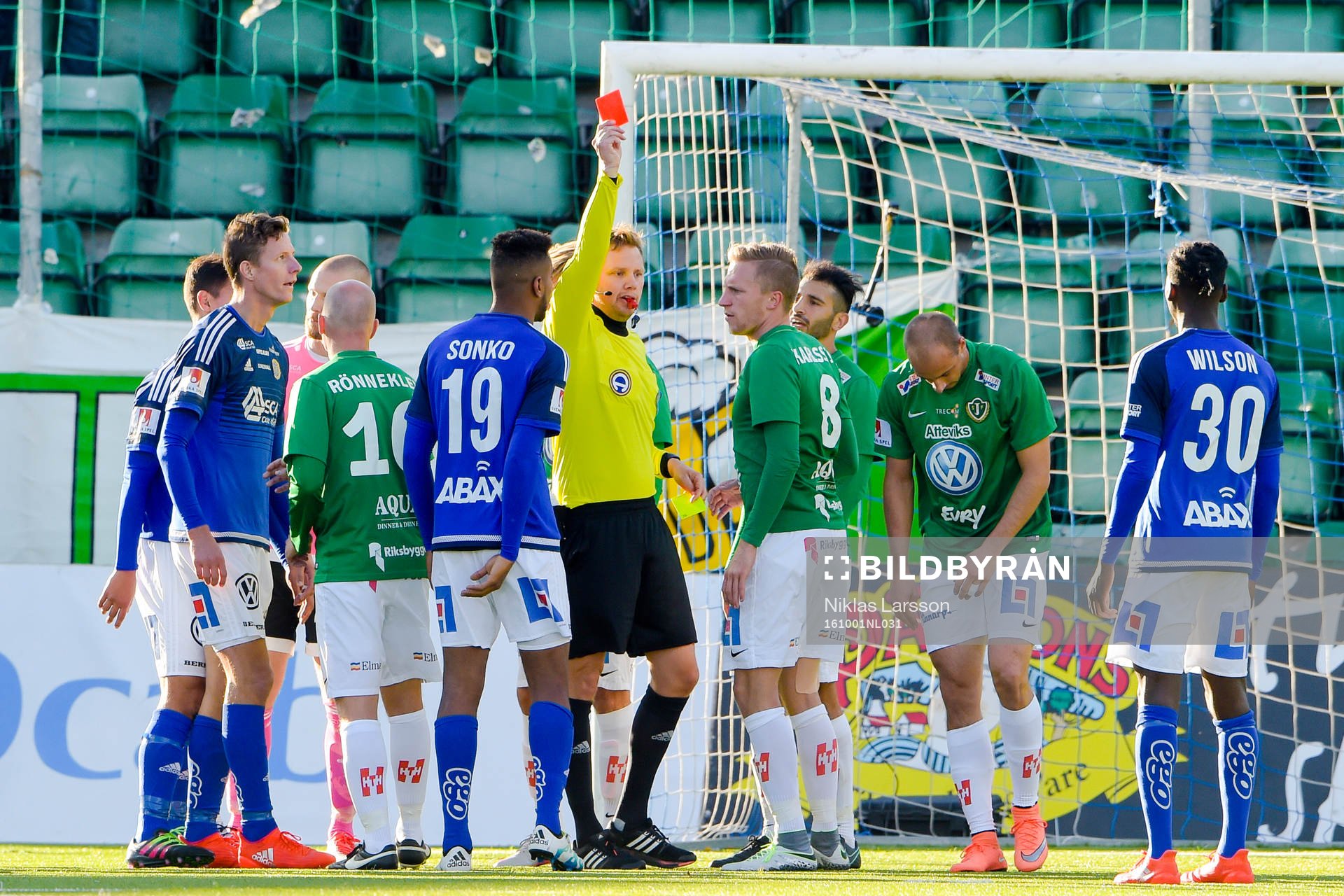 Jönköpings Pär Eriksson får rött kort