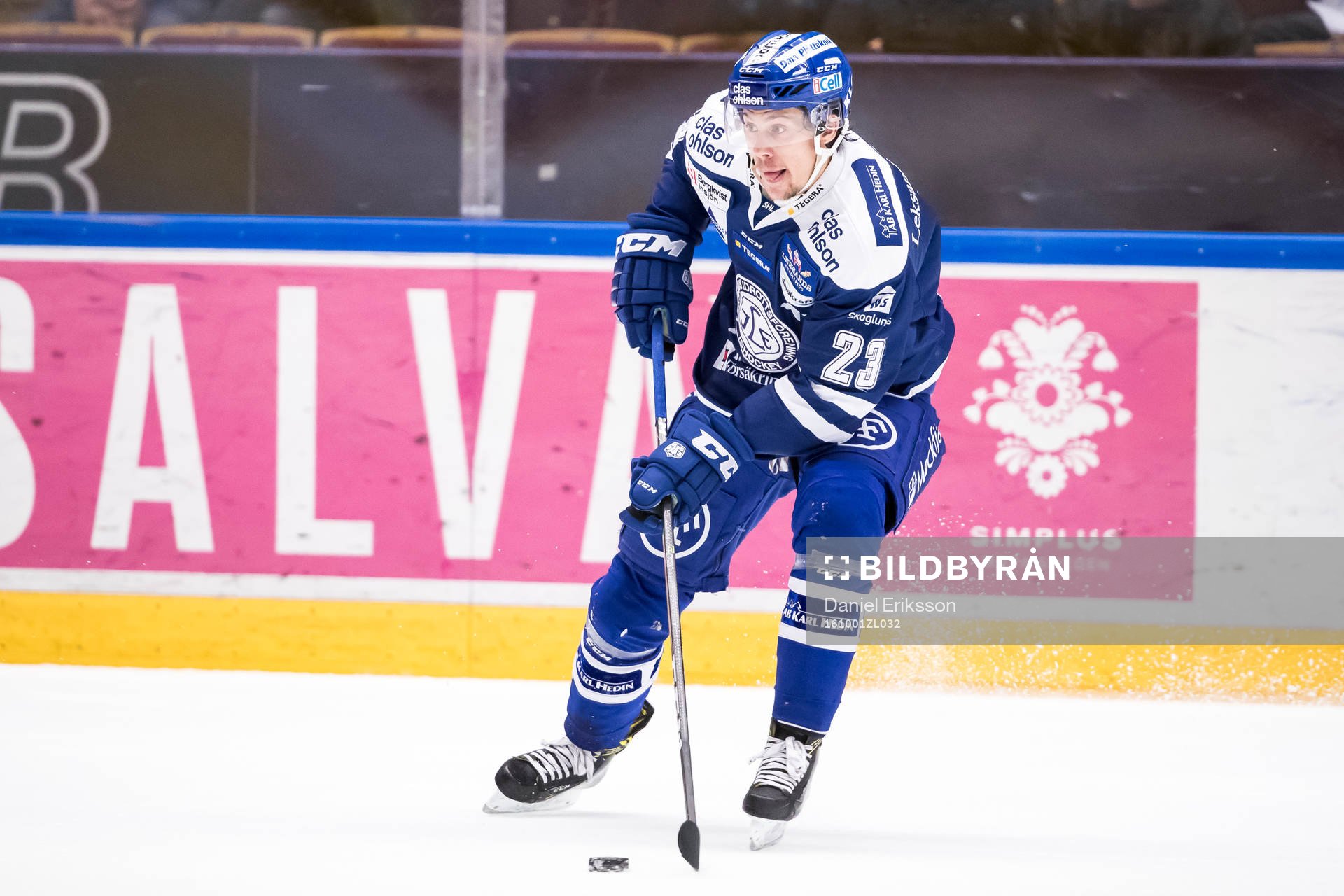 Leksands Sondre Olden i ishockeymatchen i SHL mellan