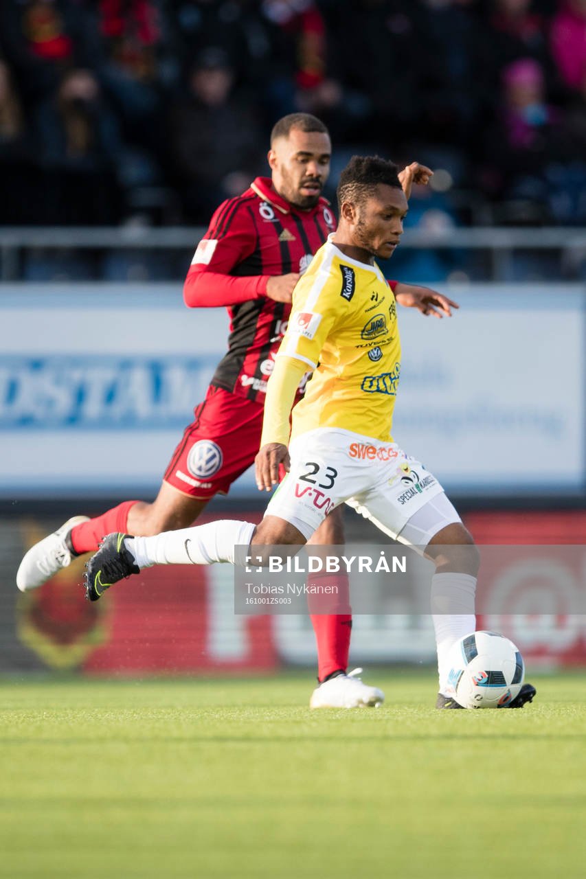 Falkenbergs Enock Kwakwa mot Östersunds Alex Dyer