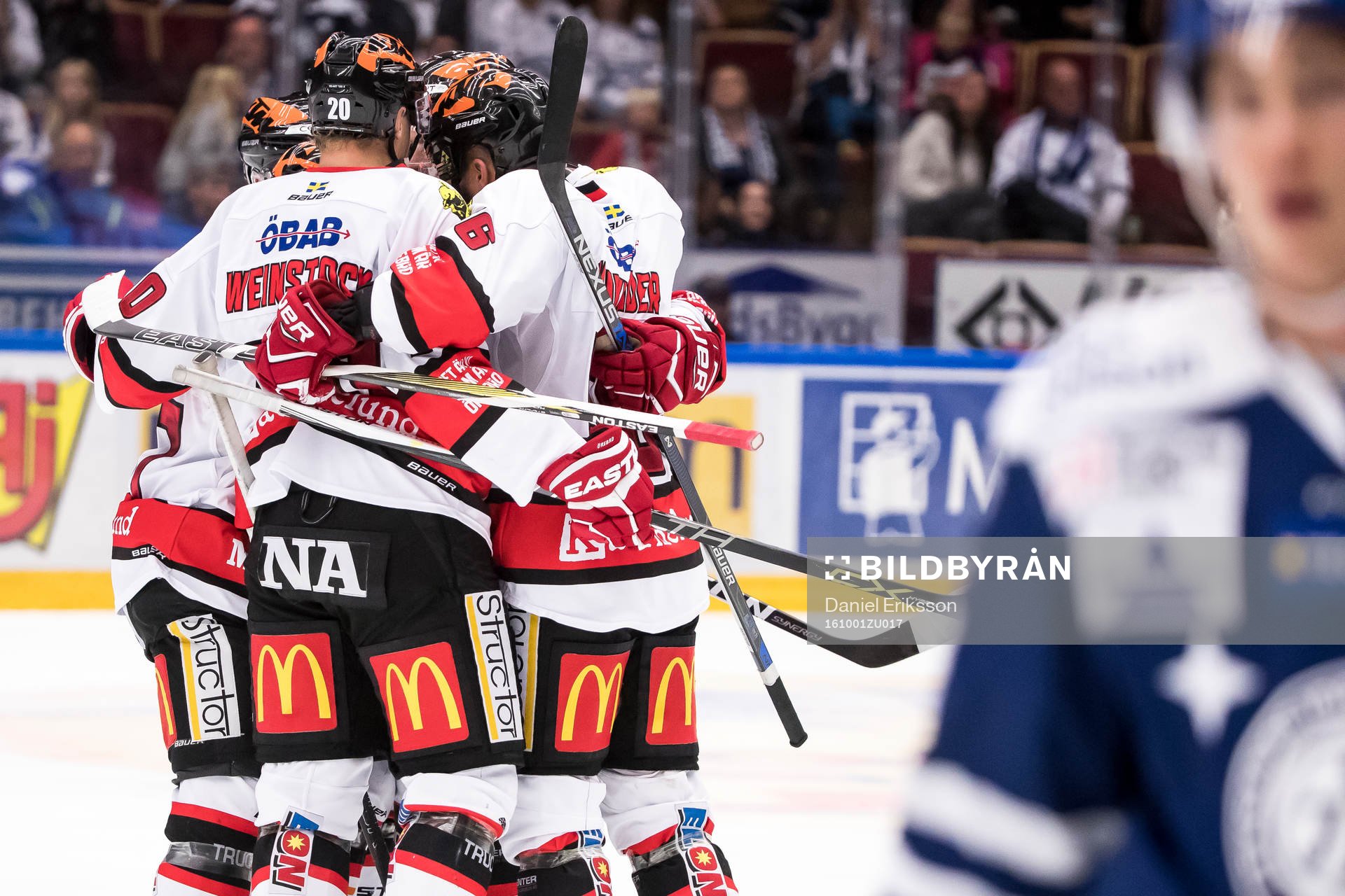 Örebros spelarna jublar