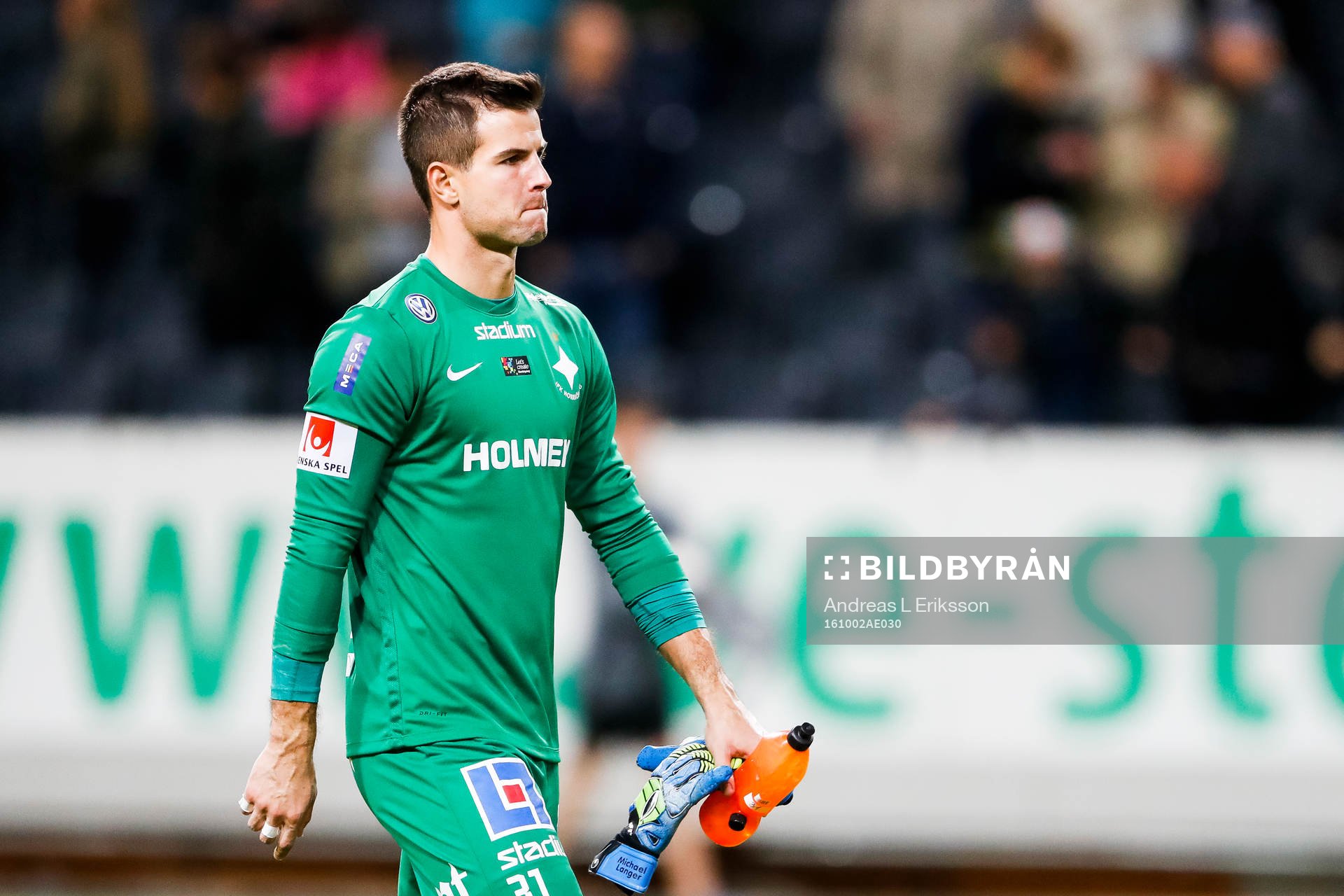 Norrköpings målvakt Michael Langer  deppar