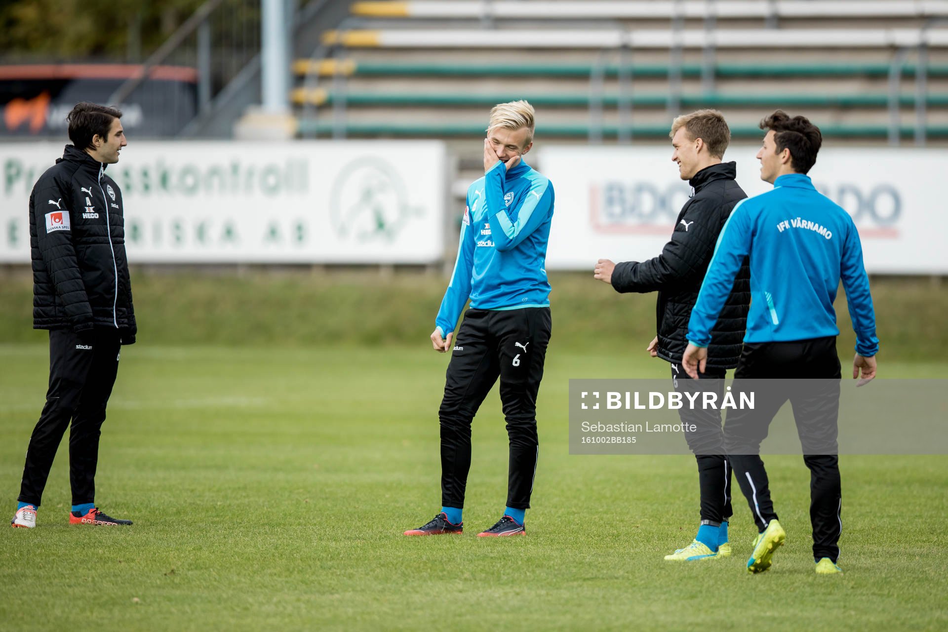 Värnamos spelare värmer upp