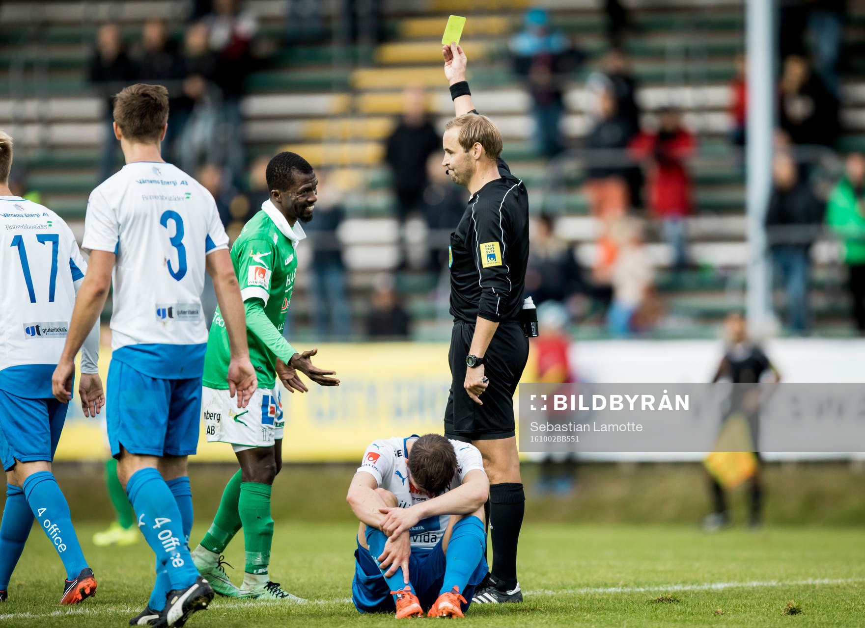 Ljungskiles Yussif Chibsah får gult kort av domare Jim Petersson under fotbollsmatchen i Superettan mellan Ljungskile och Värnamo den 2 Oktober 2016 i Ljungskile.