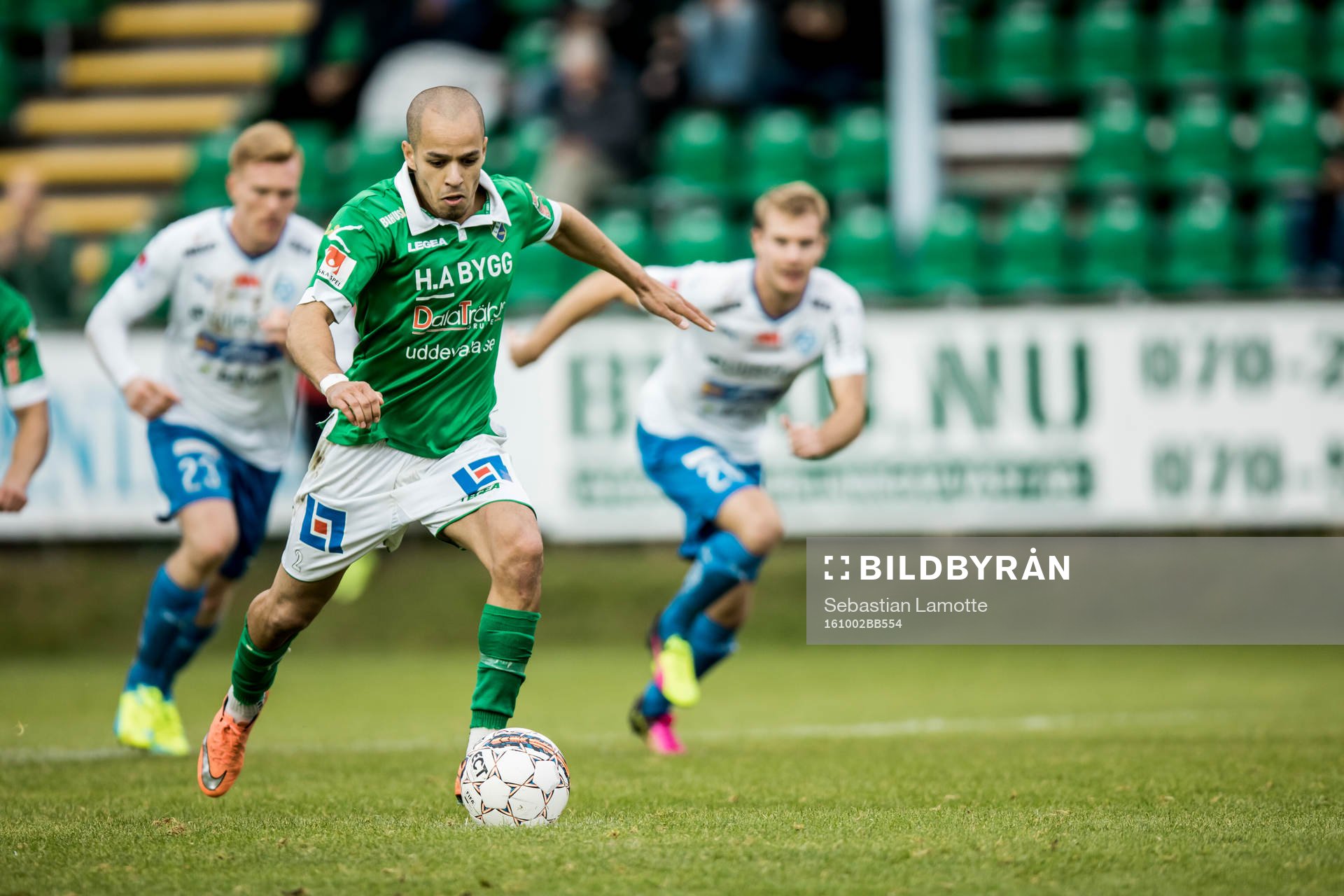 Ljungskiles Ahmed El-Amrani gör 2-0 på straff