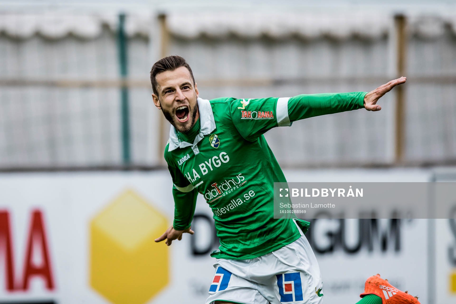 Ljungskiles Admir Bajrovic jublar efter sitt mål till 1- 0 under fotbollsmatchen i Superettan mellan Ljungskile och Värnamo den 2 Oktober 2016 i Ljungskile.