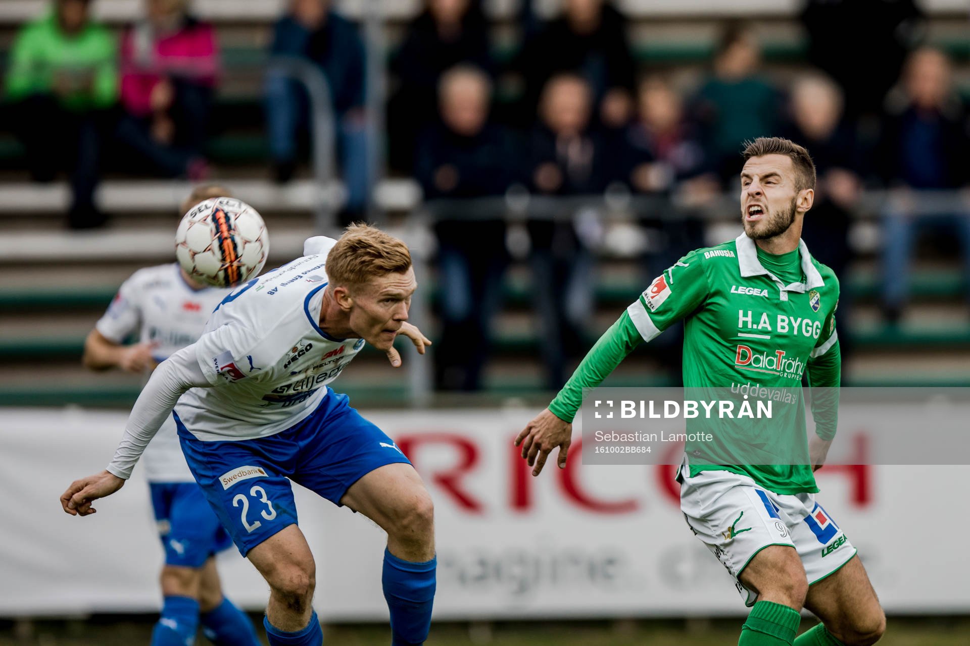 Värnamos David Engström och Ljungskiles Admir Bajrovic