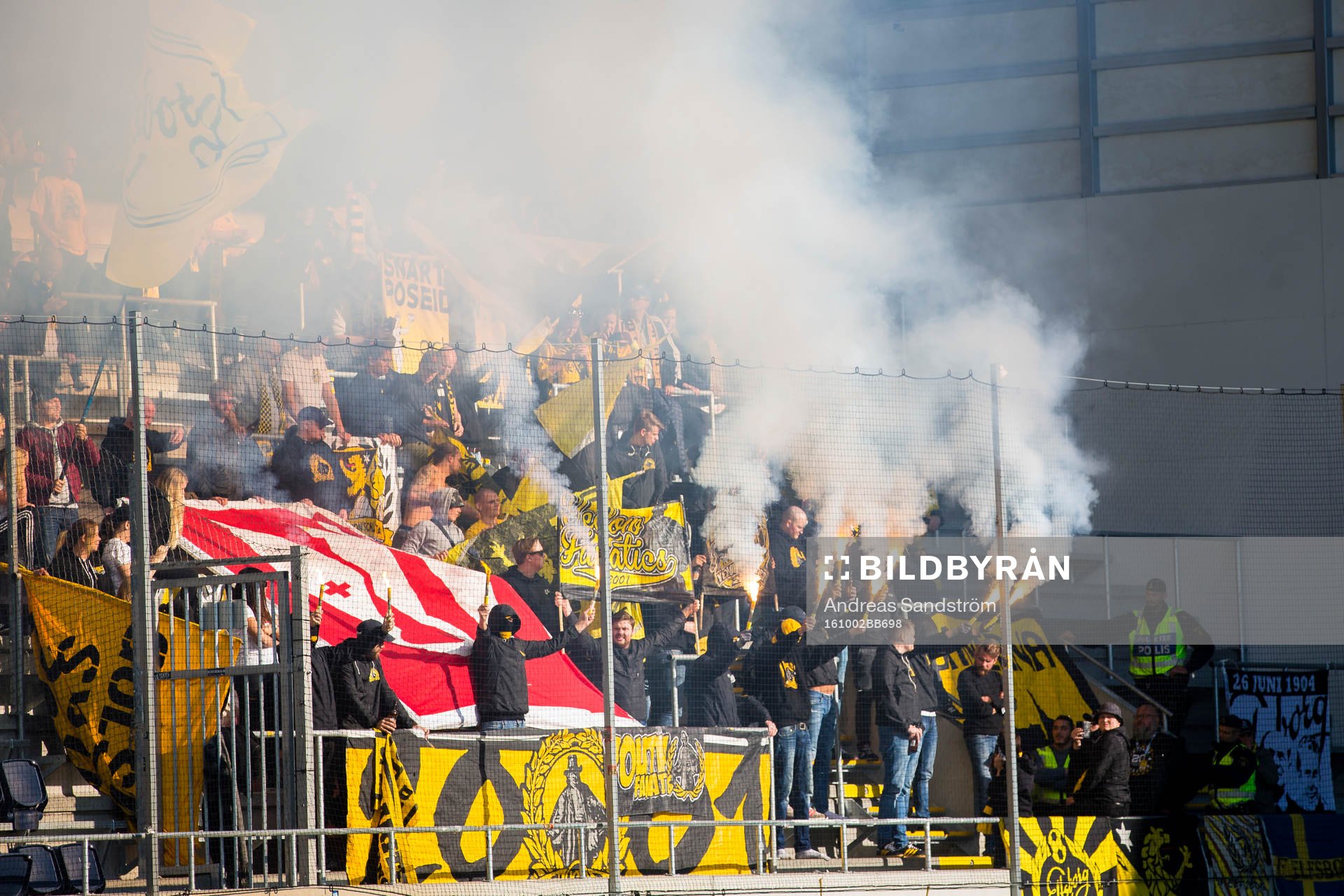 Elfsborgs klack med pyroteknik fotbollsmatchen i