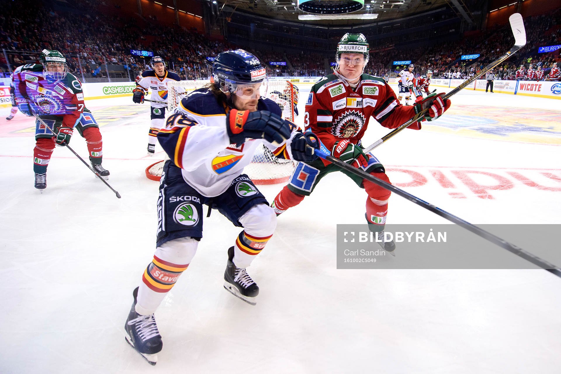 Djurgårdens Mikko Kousa och Frölundas Carl Grundström