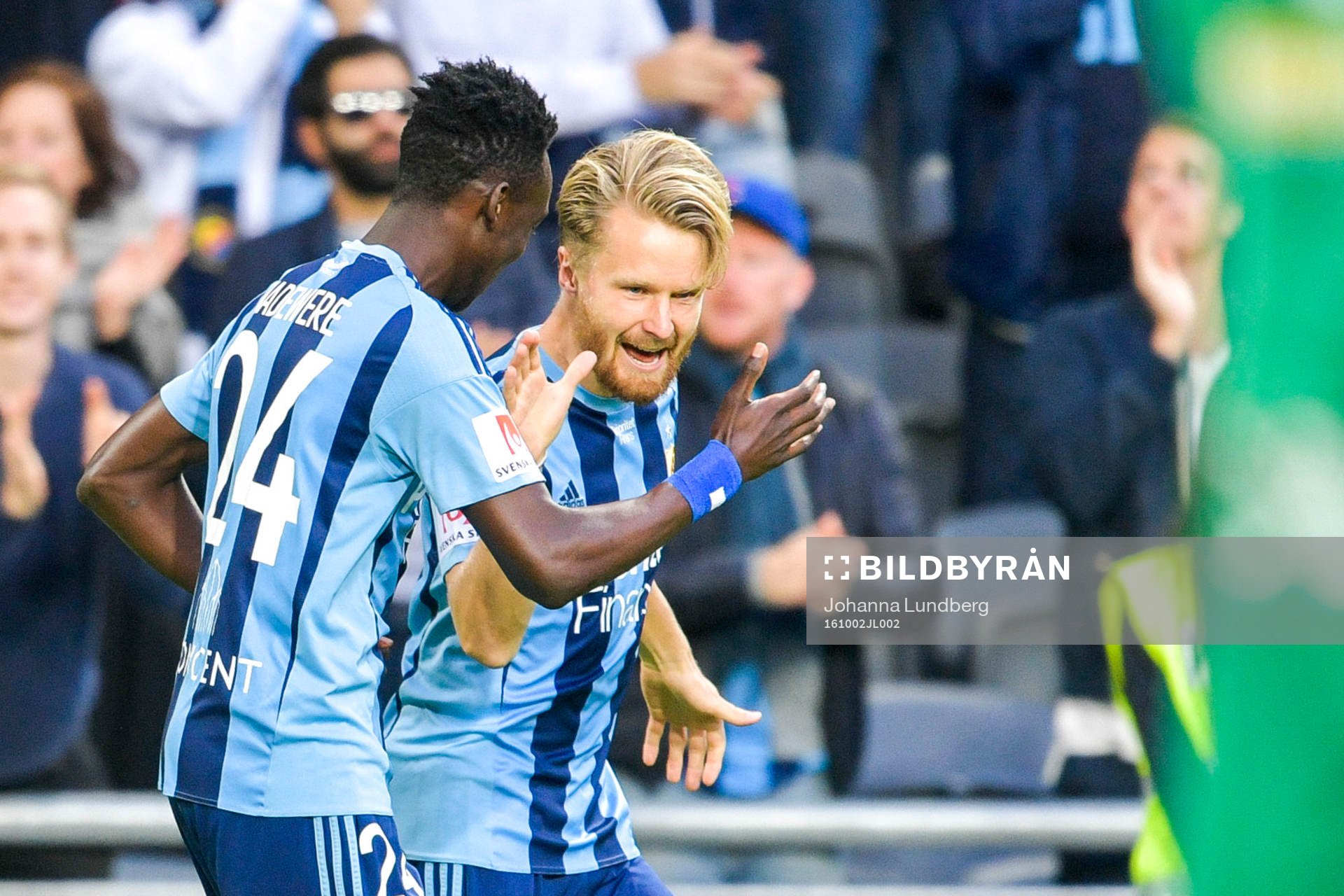 Djurgårdens Jacob Une Larsson och Philana Tinotenda
