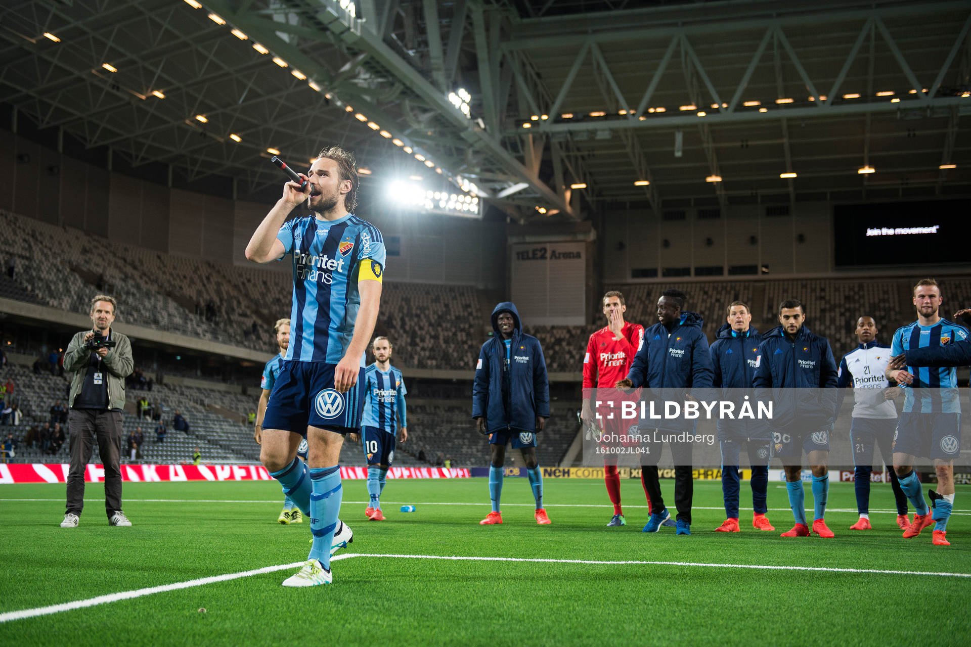 Djurgårdens Kevin Walker jublar med publiken