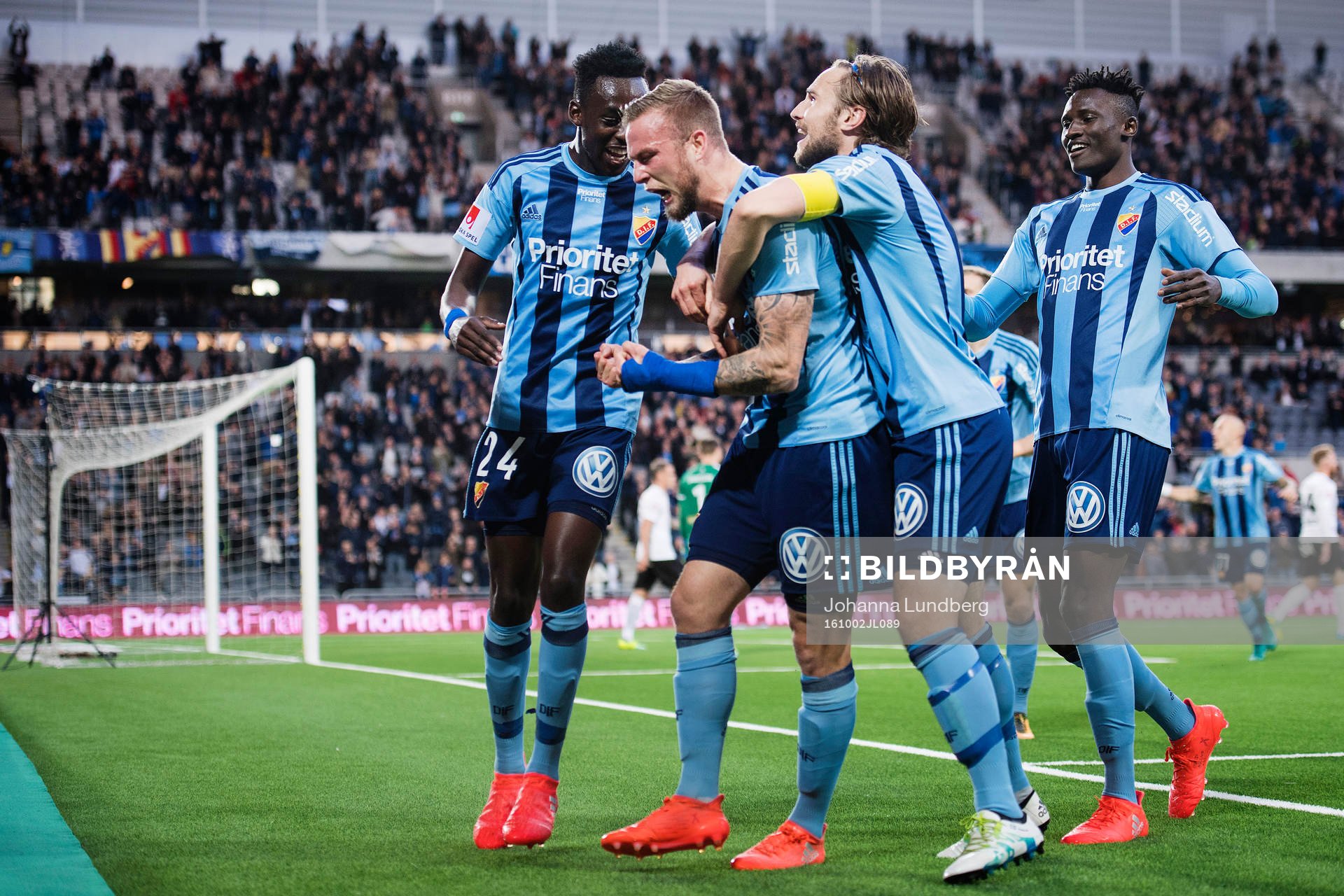 Djurgårdens Alexander Faltsetas (m) gör 2-0 och jublar