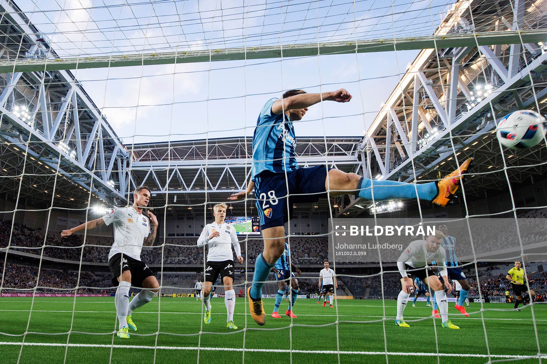 Djurgårdens Niklas Gunnarsson och Örebros Michael