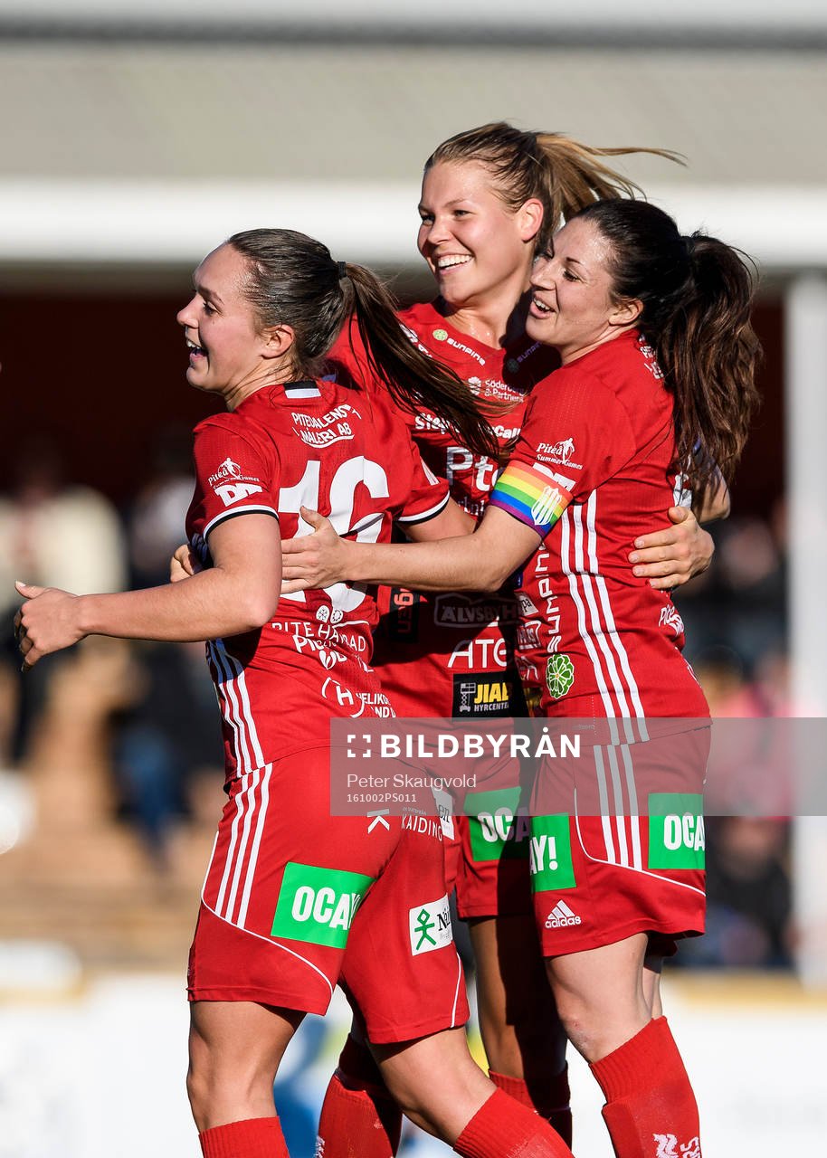 Piteås Nina Jakobsson (m) jublar