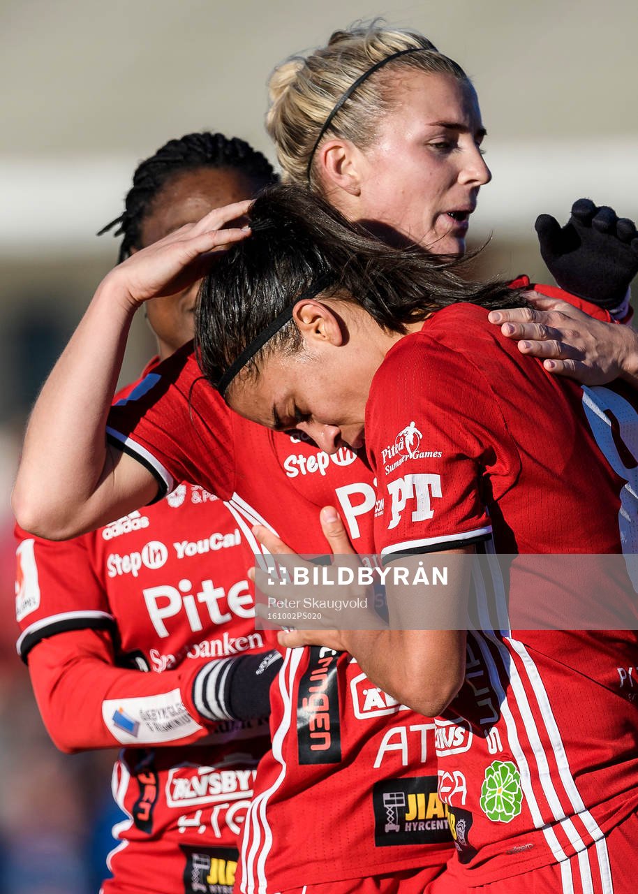 Piteås Emelie Lövgren kramar om Tempest-Marie Norlin