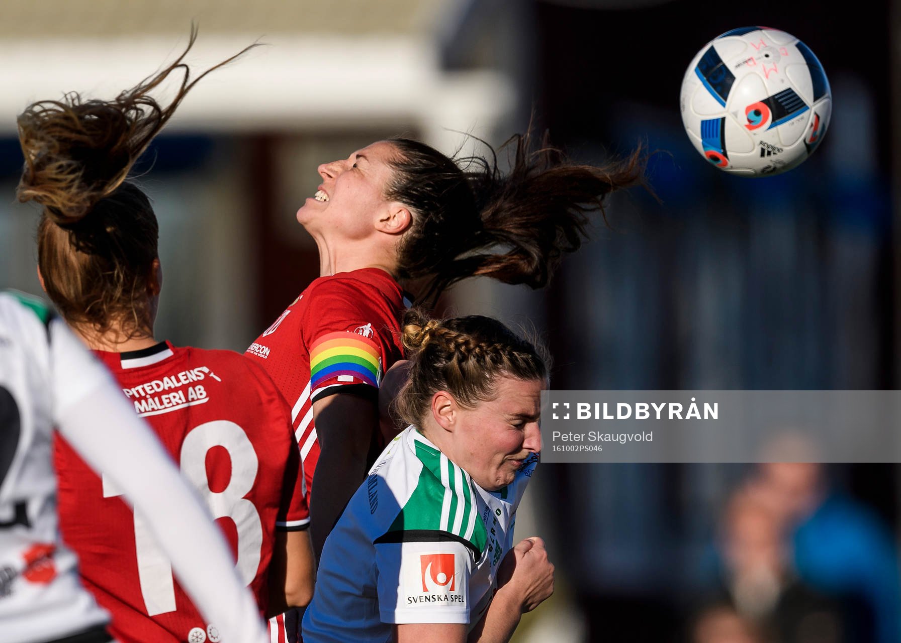 Piteås Josefin Johansson bockar bollen