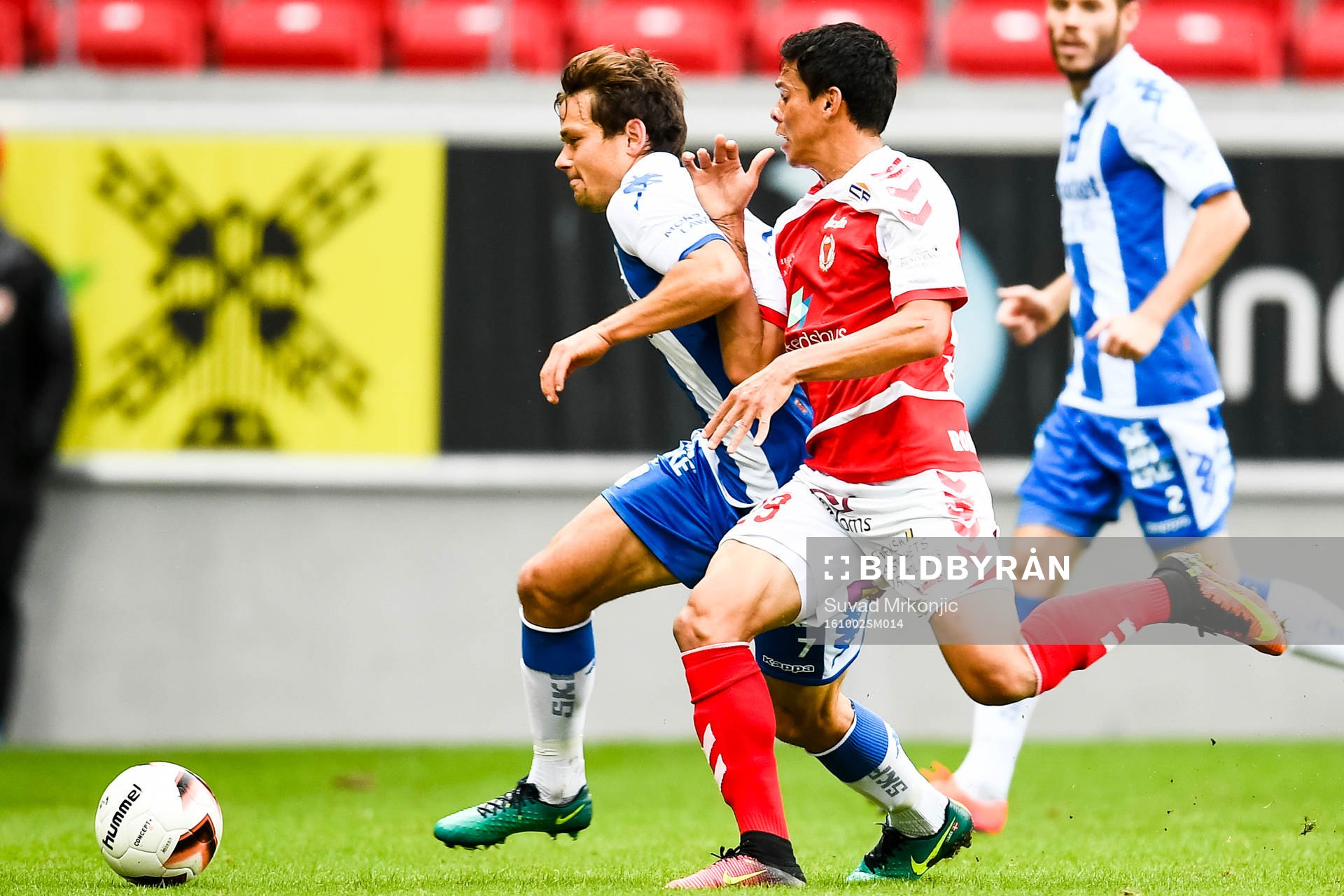 IFK Göteborgs Mads Albaek och Kalmars Romário Pereira