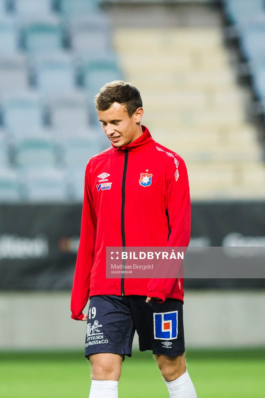 Örgrytes Rasmus Andernil Bozic värmer upp