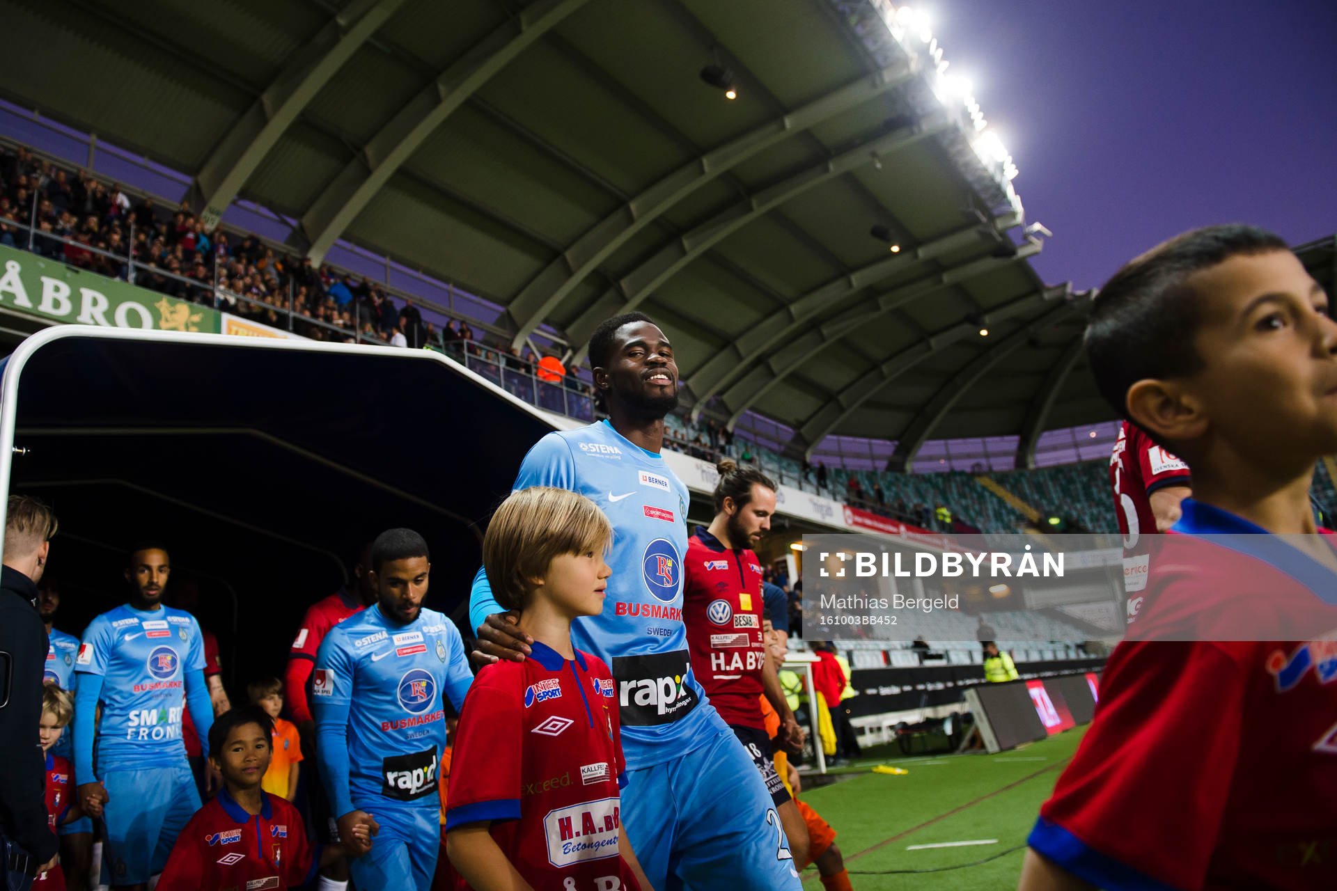Athletics Abdoul Razak går in på plan
