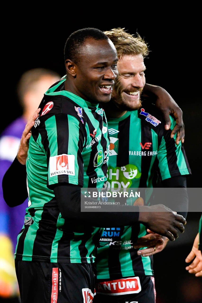 Varbergs Nsima Peter och Karl Söderström jublar