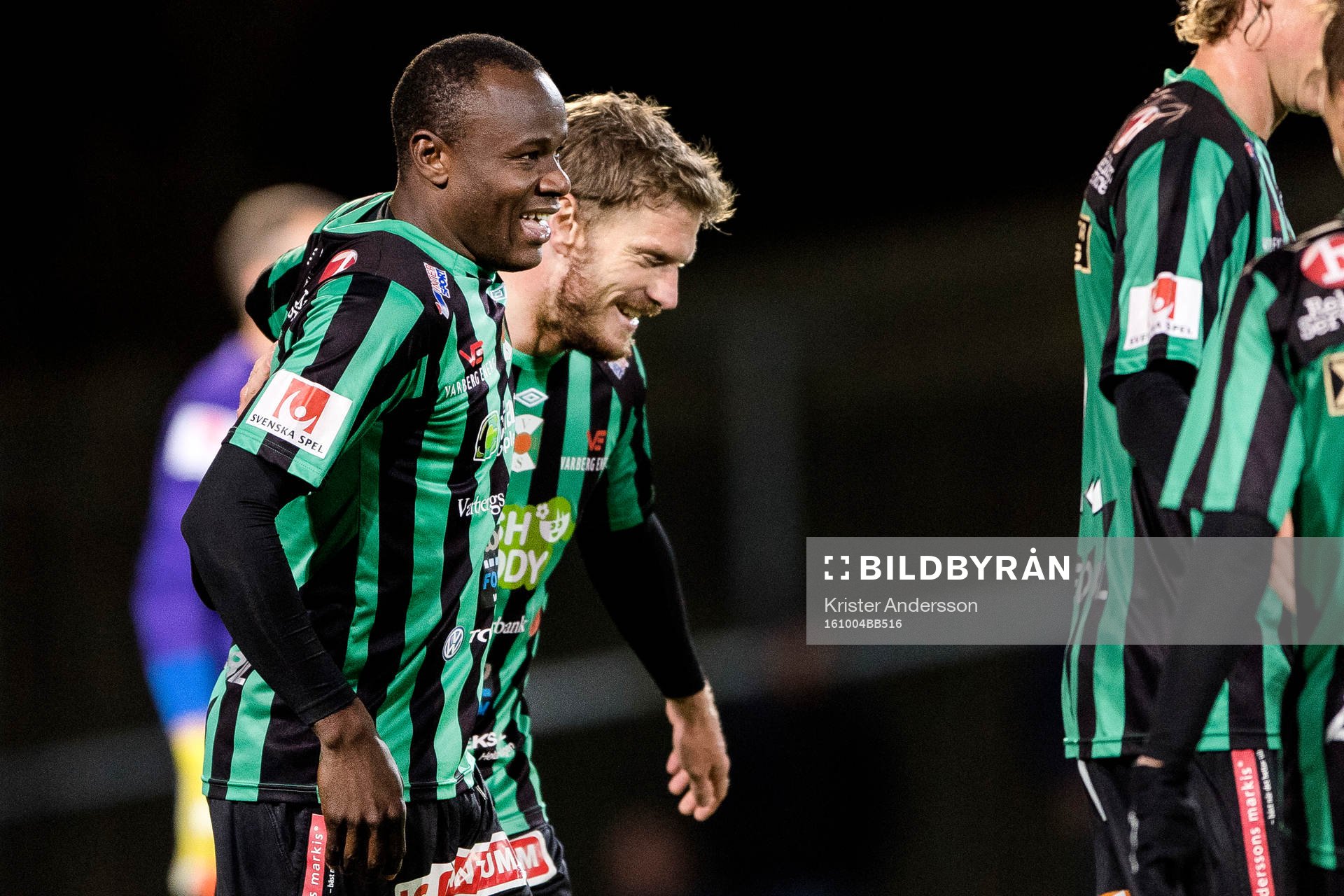 Varbergs Nsima Peter och Karl Söderström jublar