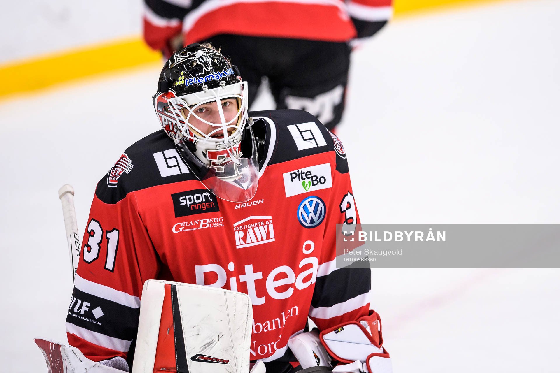 Piteås målvakt Albin Ström på uppvärmningen