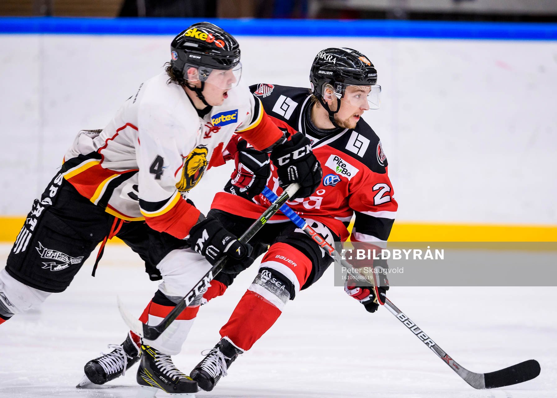 Lejons Hampus Karlsson och Piteås Viktor Sandberg