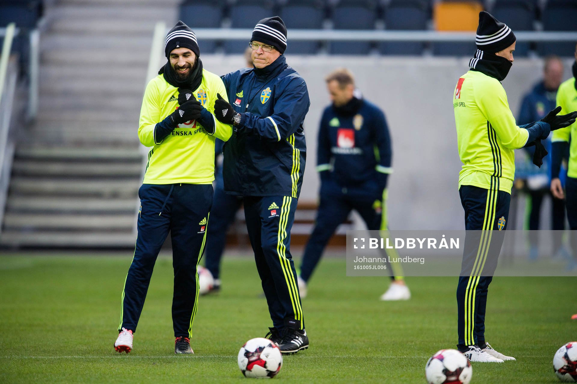 Sveriges Jimmy Durmaz och förbundskapten Janne Andersson