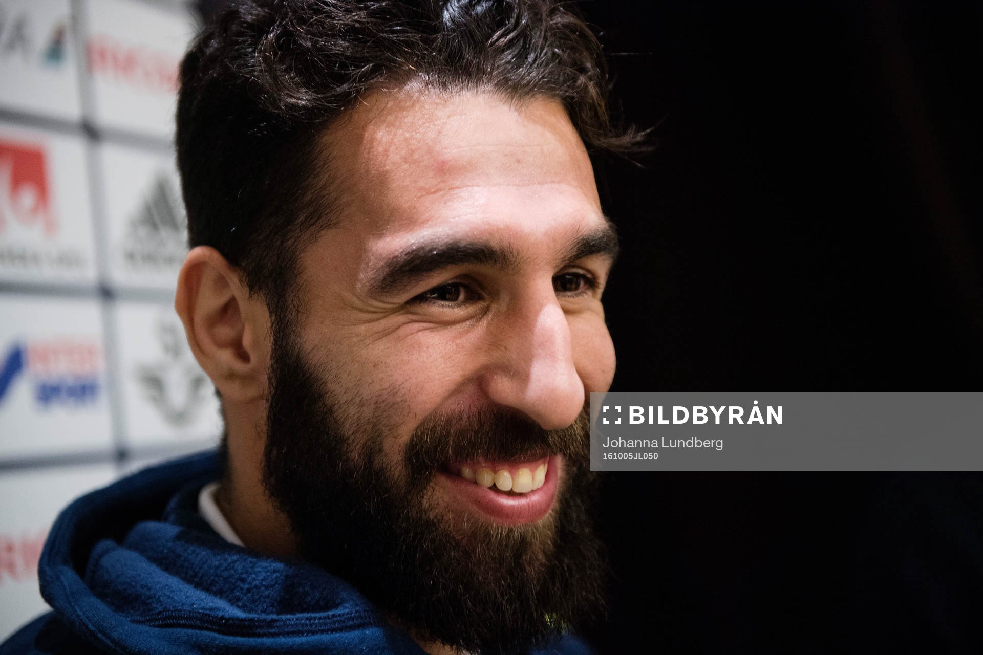 Sveriges Jimmy Durmaz under en mediaträff med Sveriges fotbollslandslag den 5 oktober 2016 i Stockholm. 