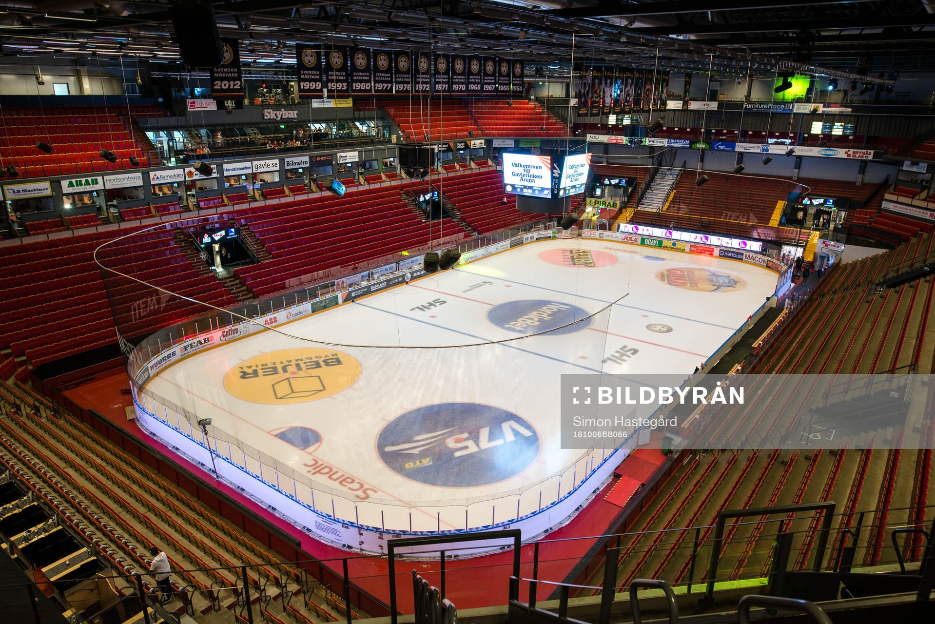 Översiktsbild inne på Gavlerinken Arena före
