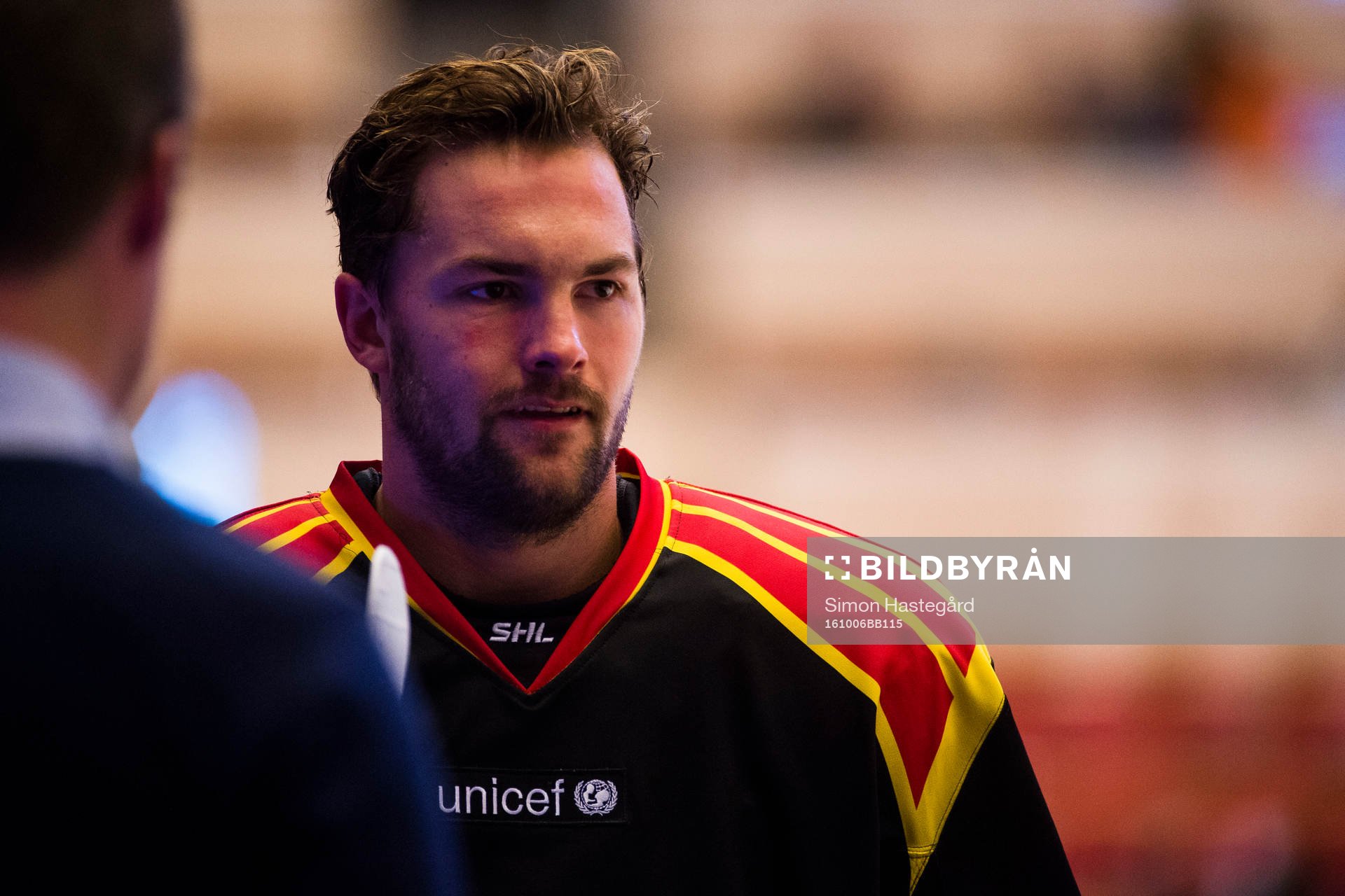 Brynäs Simon Bertilsson före ishockeymatchen i SHL mellan