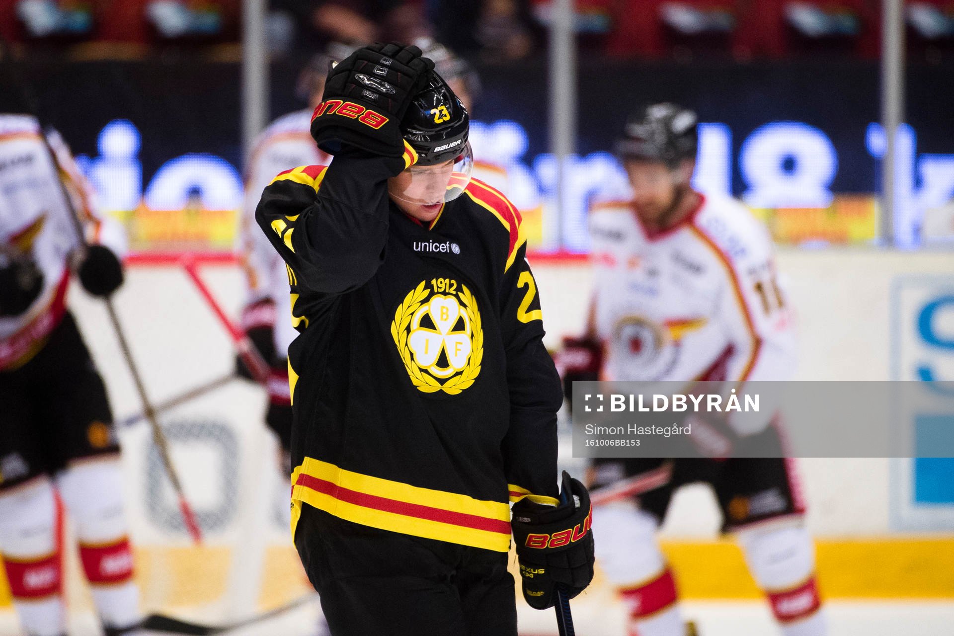 Brynäs Lucas Carlsson deppar